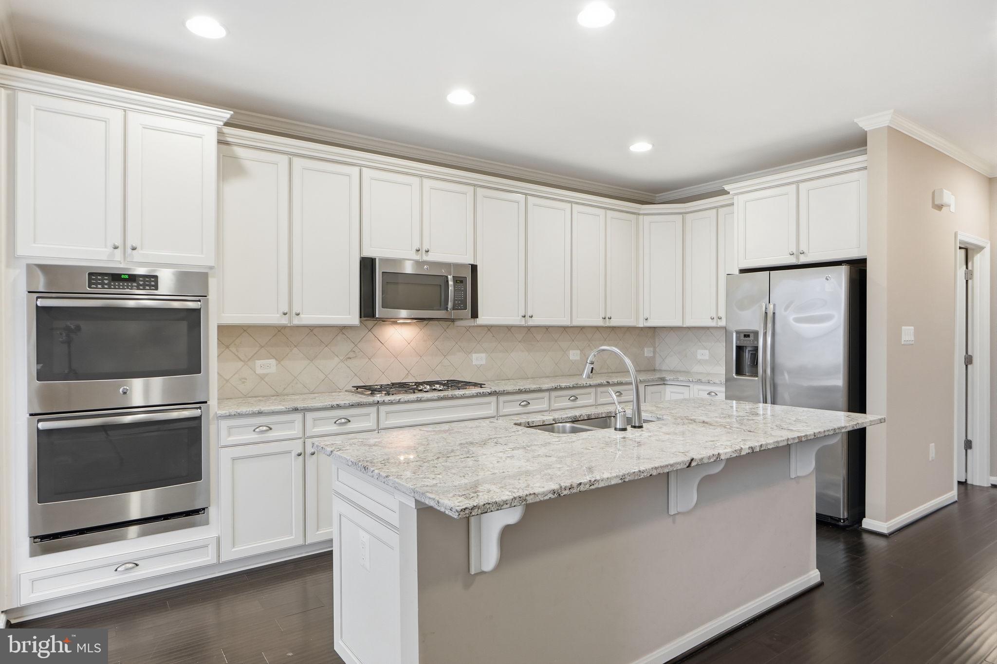 43593 MIRROR TERRACE