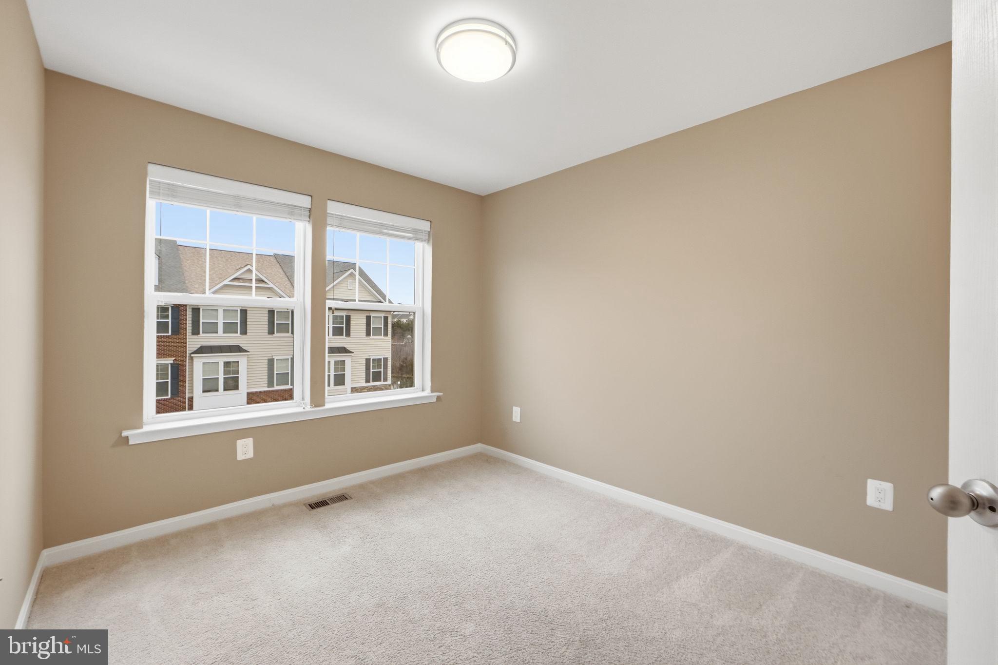 43593 MIRROR TERRACE