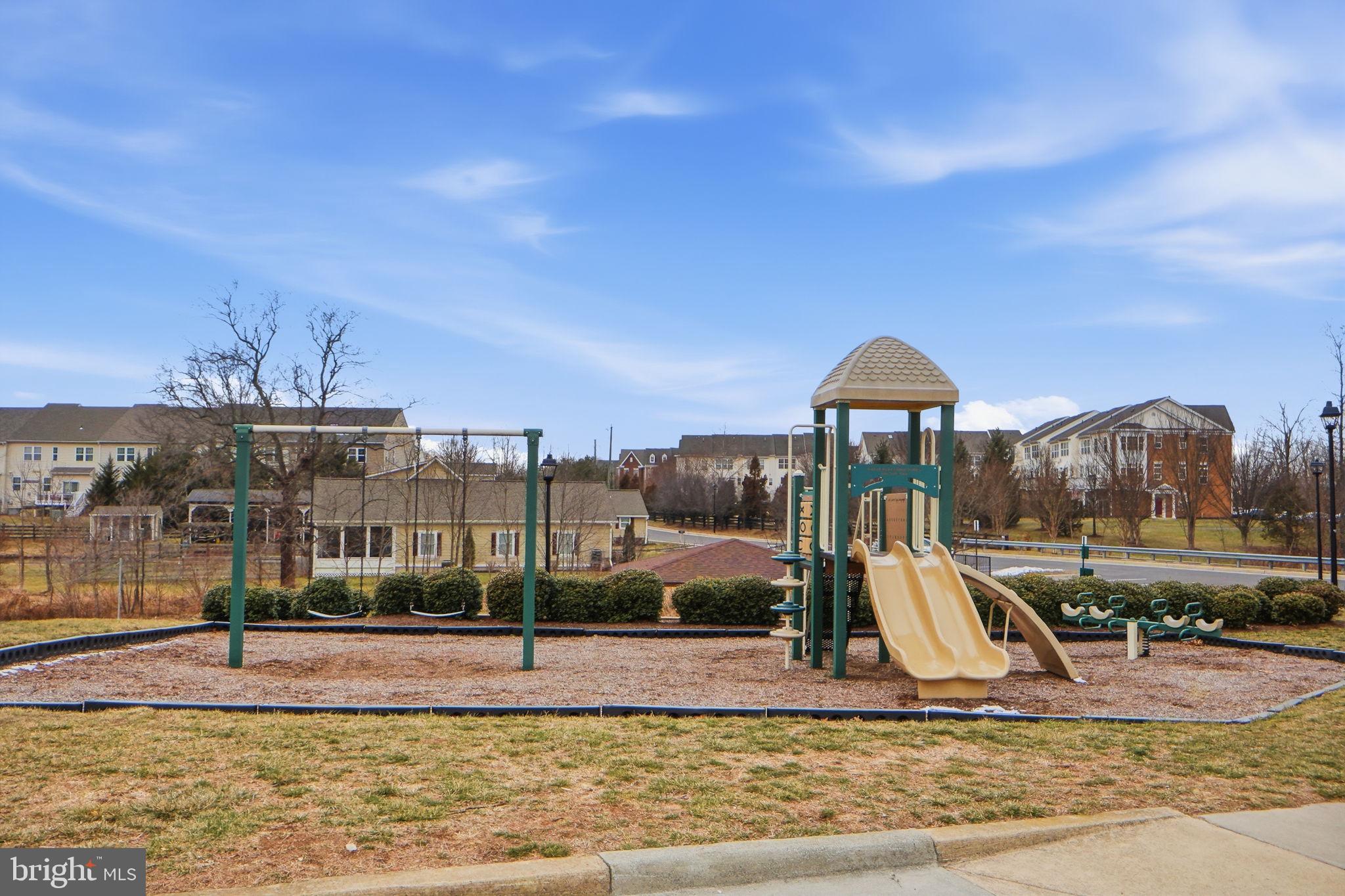 43593 MIRROR TERRACE