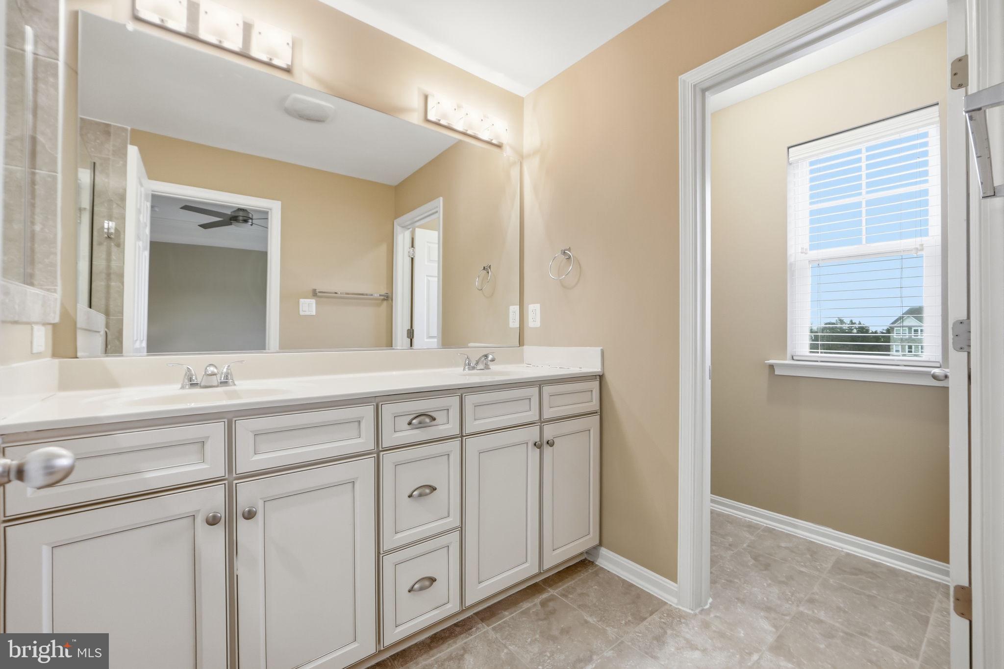 43593 MIRROR TERRACE