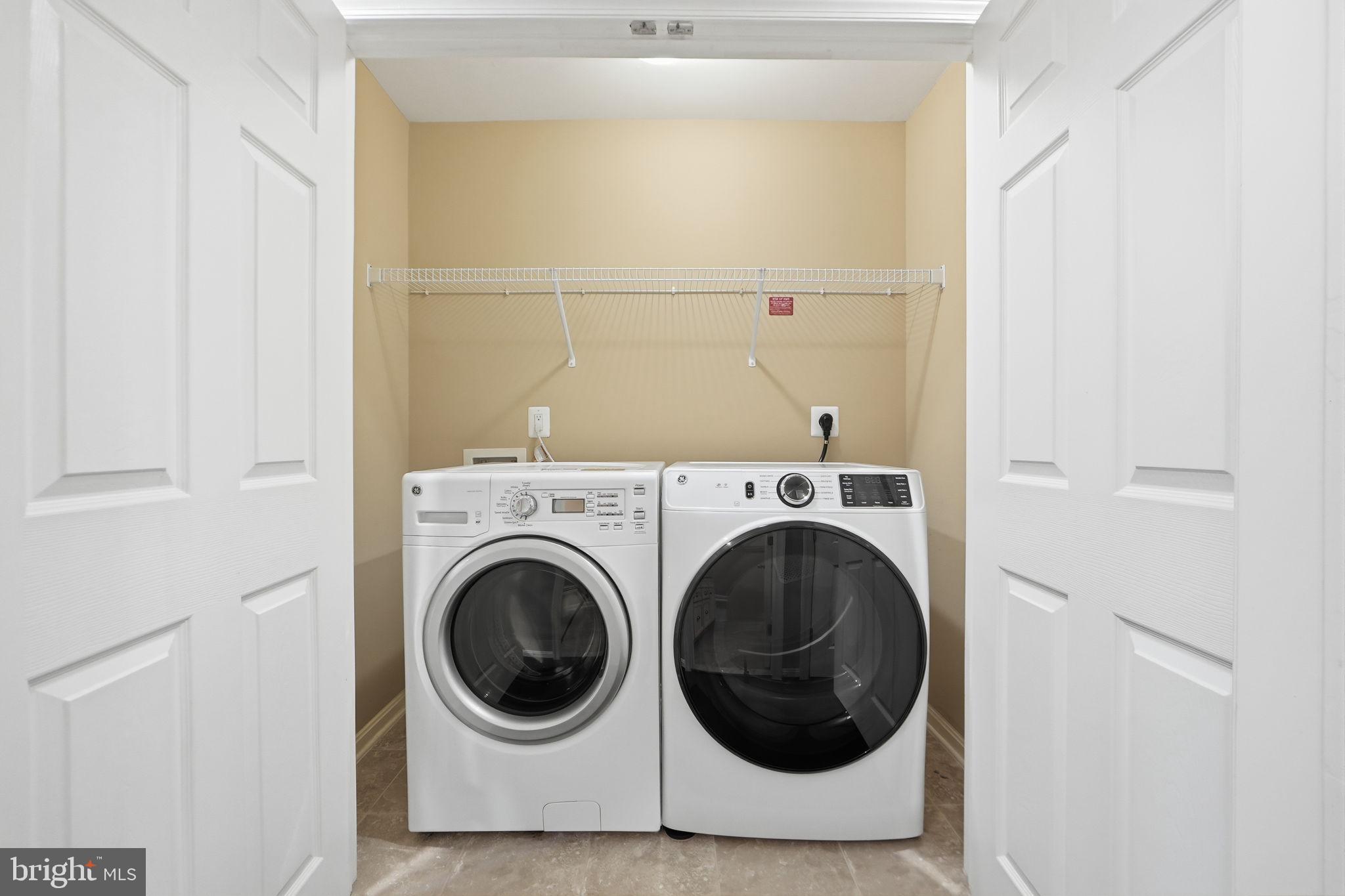 43593 MIRROR TERRACE