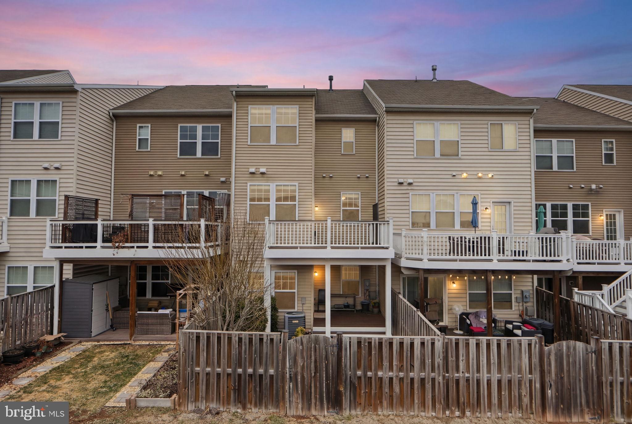 43593 MIRROR TERRACE