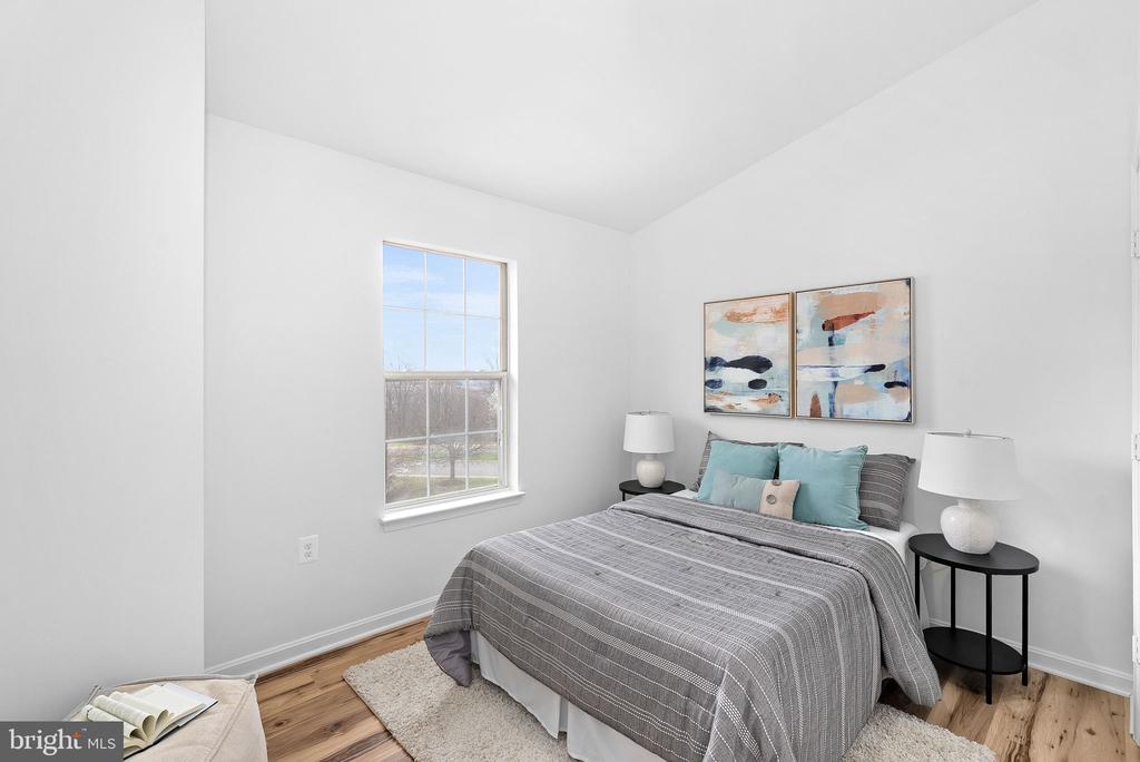 412 NIKKI TERRACE SE