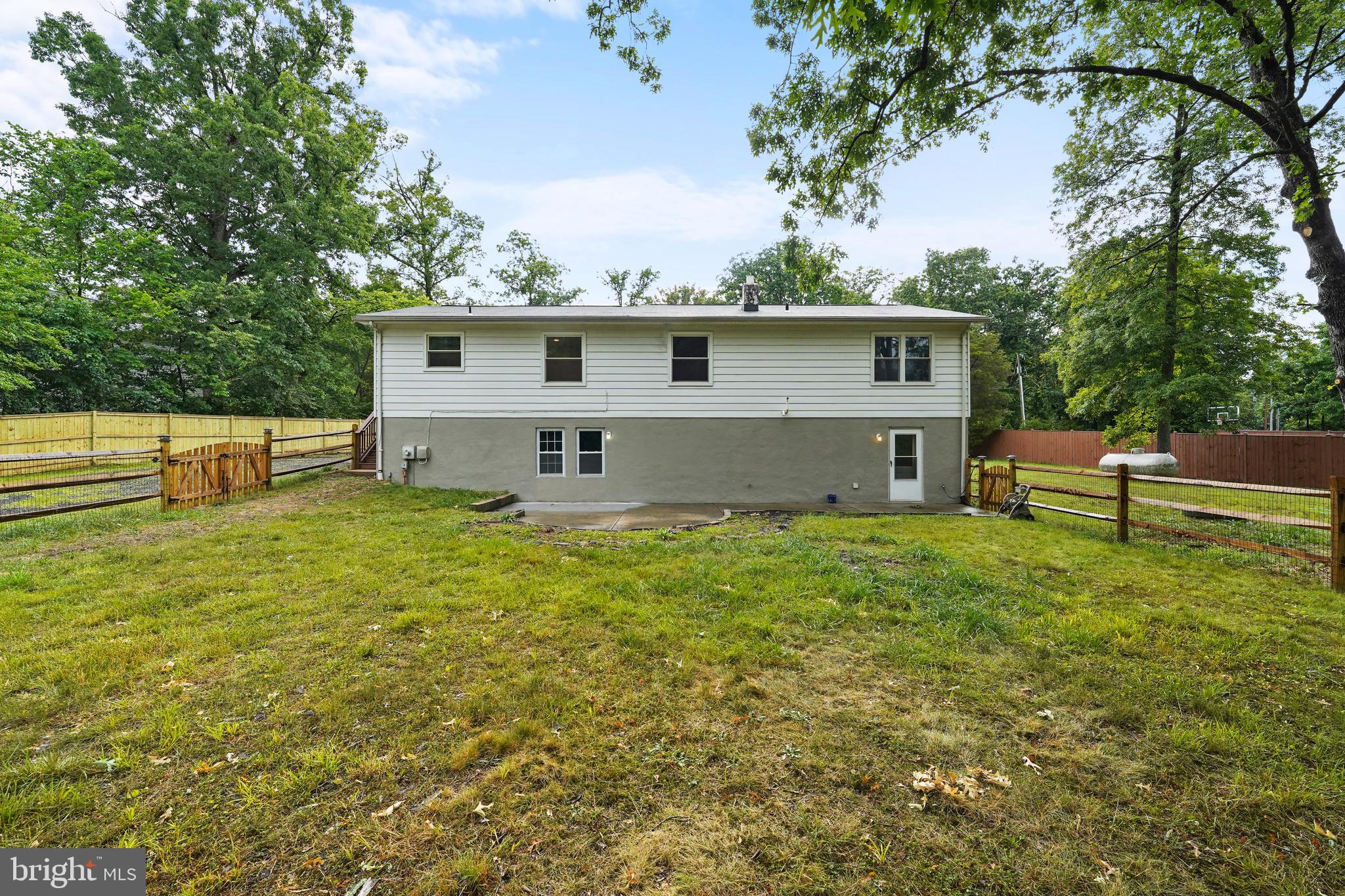19822 SMITH CIRCLE
