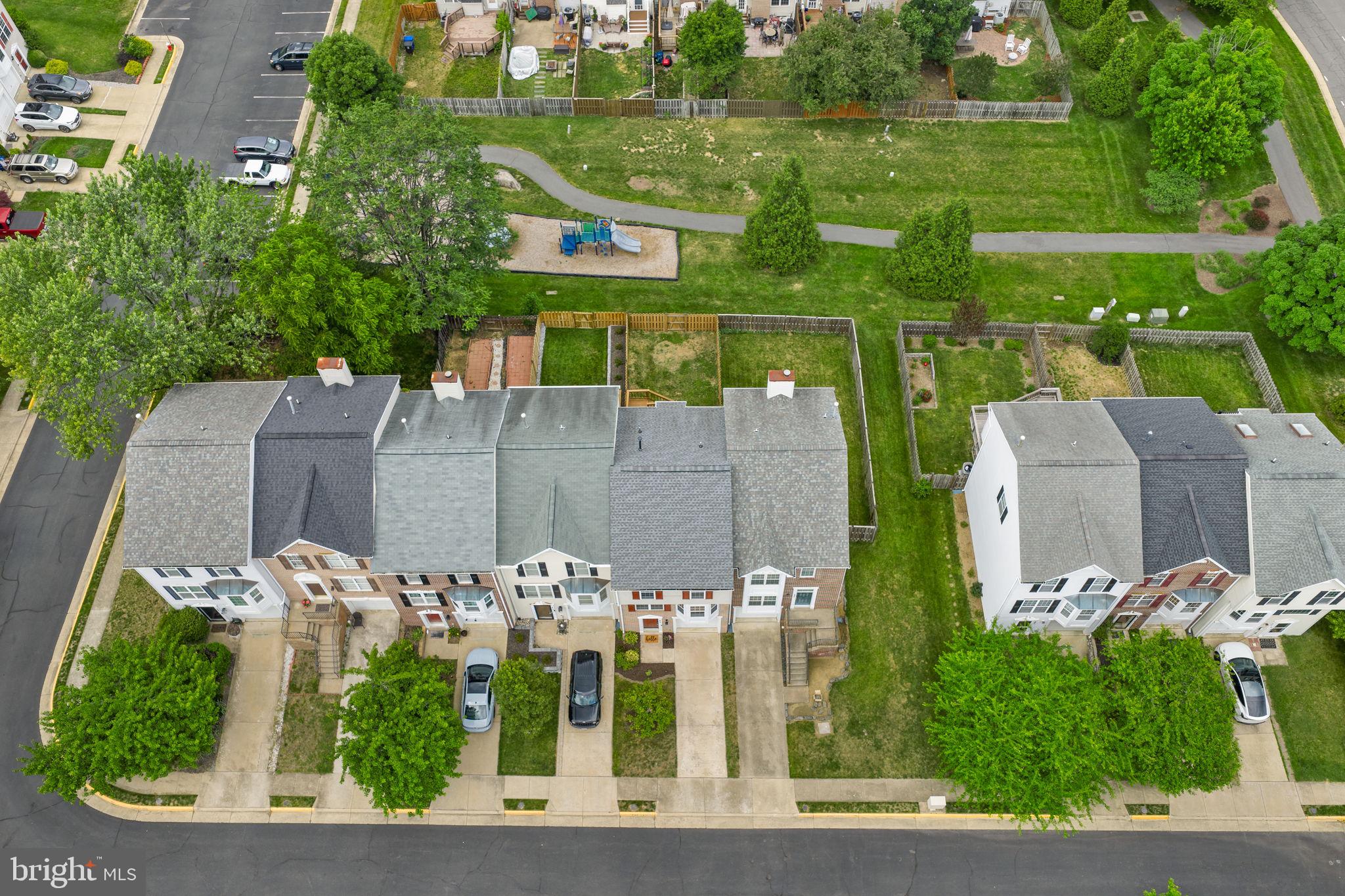 612 TAMMY TERRACE SE