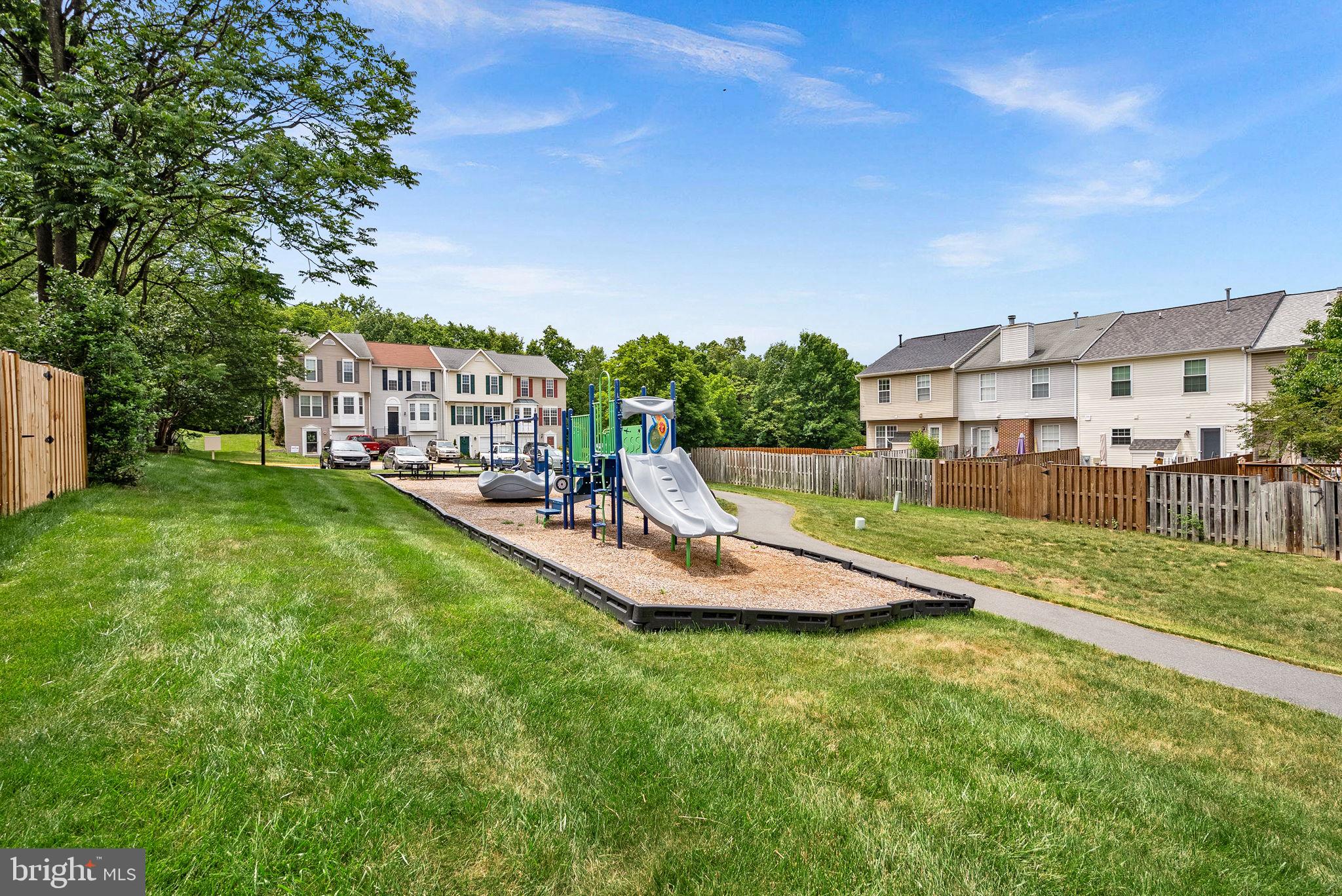 612 TAMMY TERRACE SE