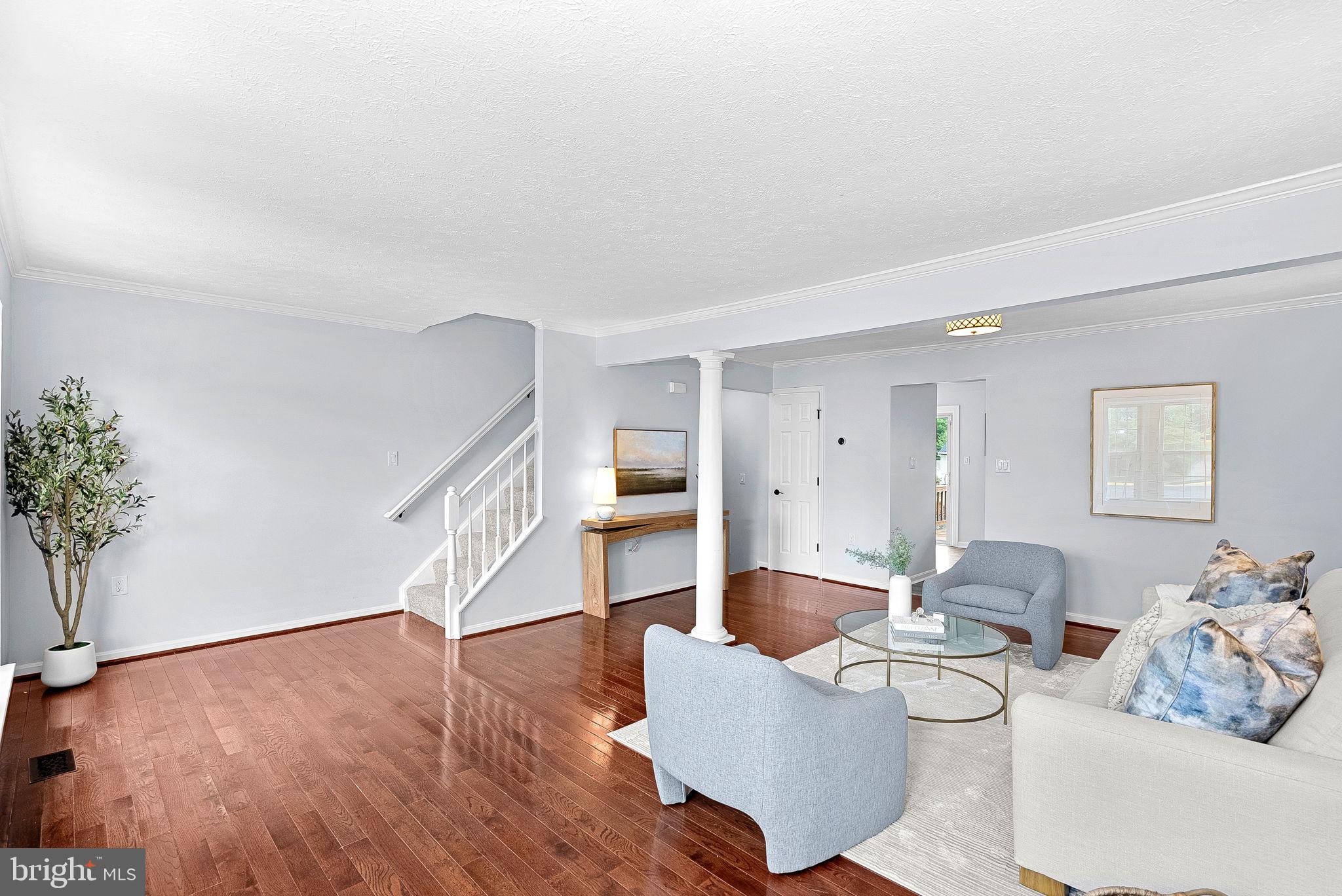 612 TAMMY TERRACE SE
