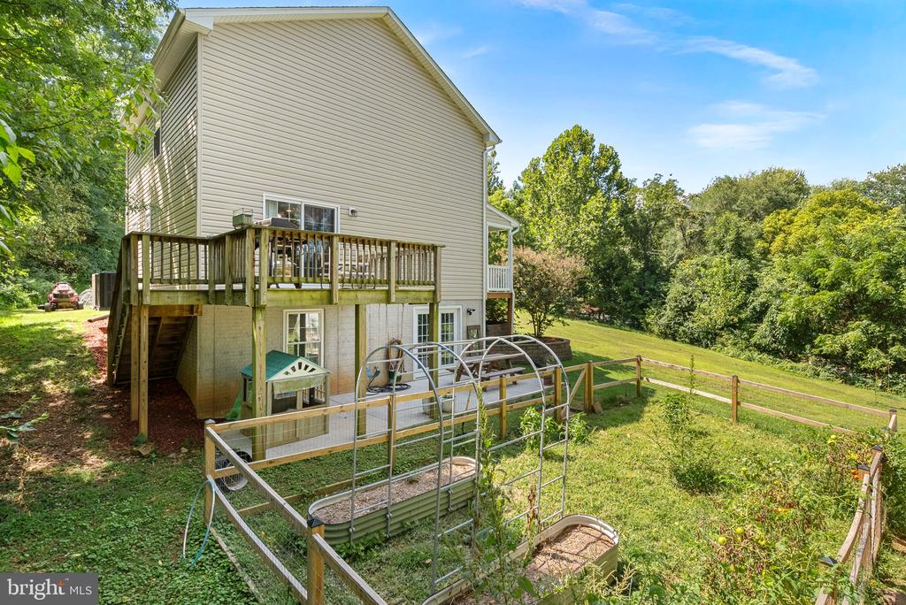 15 OAK HEIGHTS ROAD