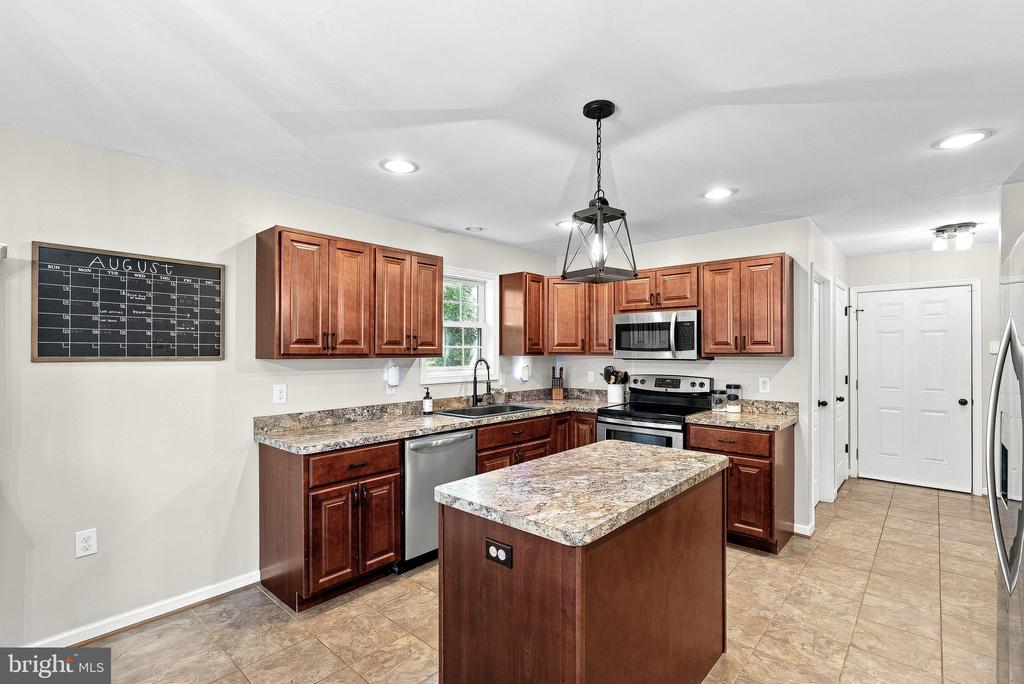 15 OAK HEIGHTS ROAD