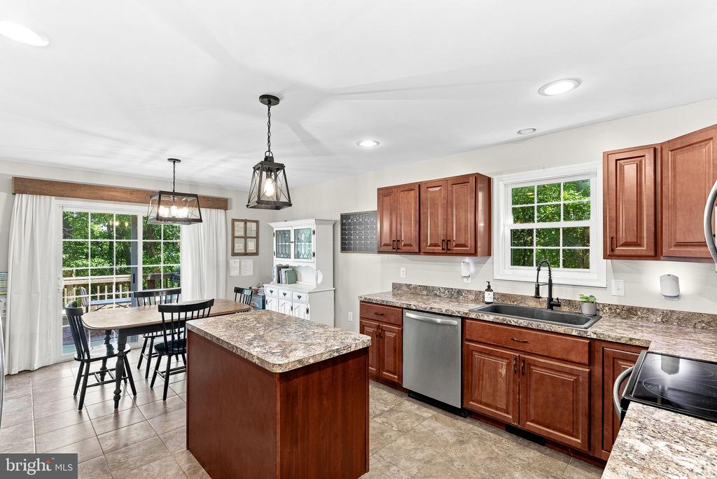 15 OAK HEIGHTS ROAD