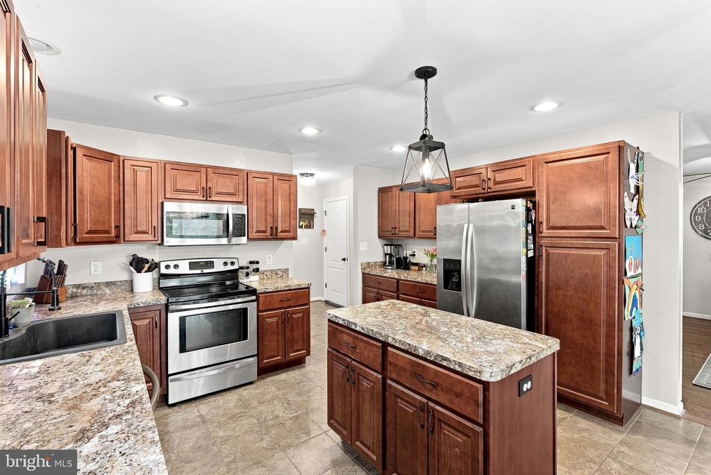 15 OAK HEIGHTS ROAD