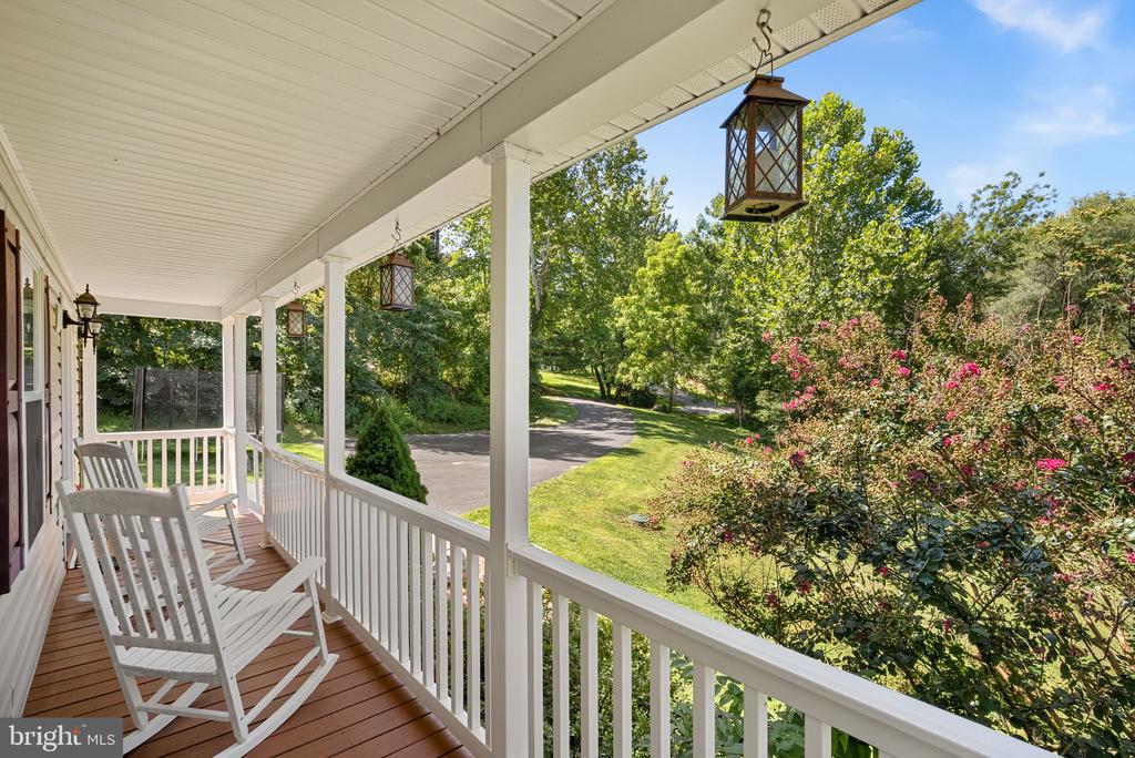 15 OAK HEIGHTS ROAD