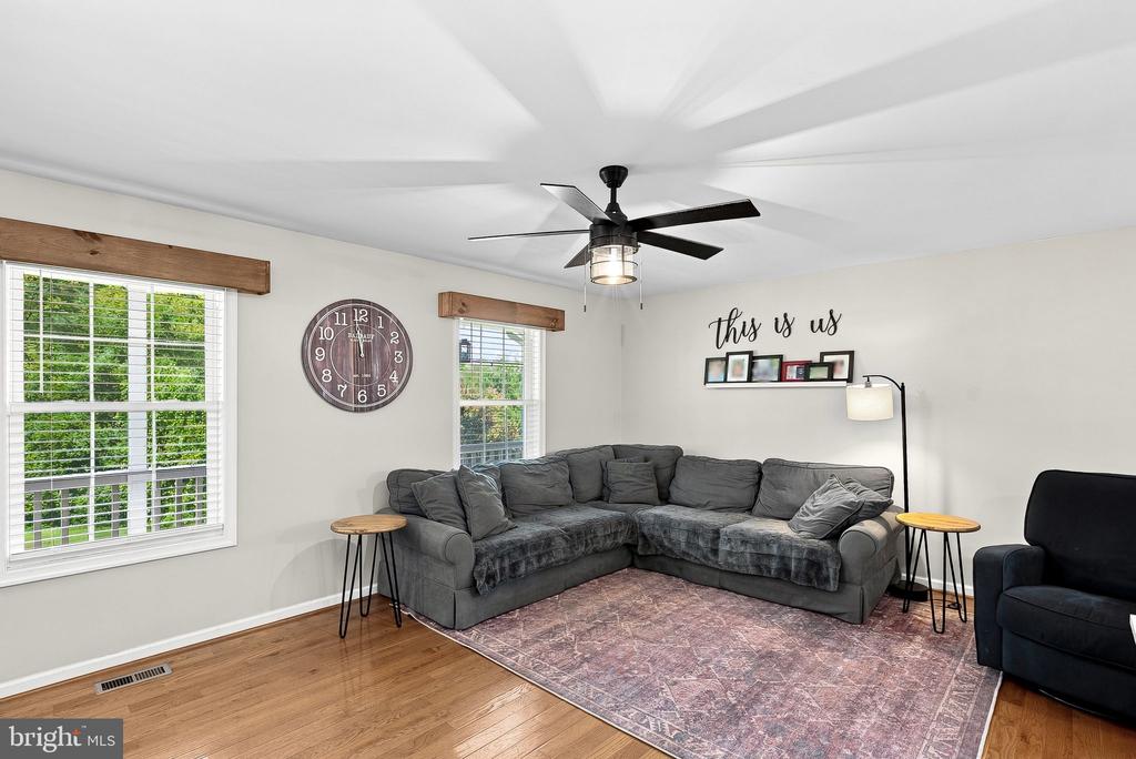 15 OAK HEIGHTS ROAD