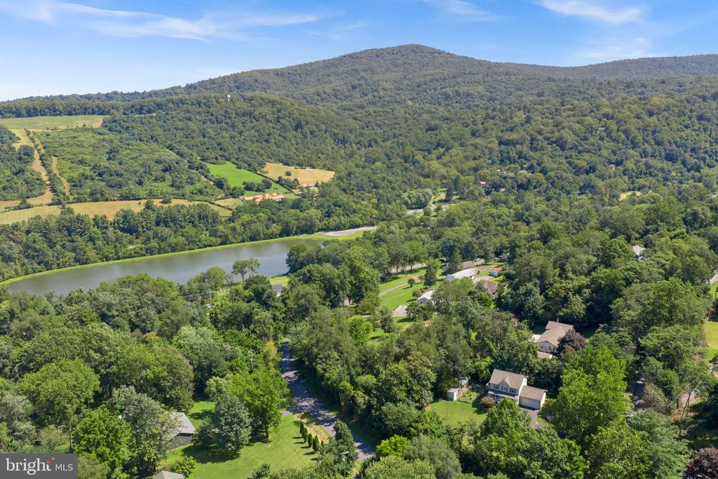 15 OAK HEIGHTS ROAD