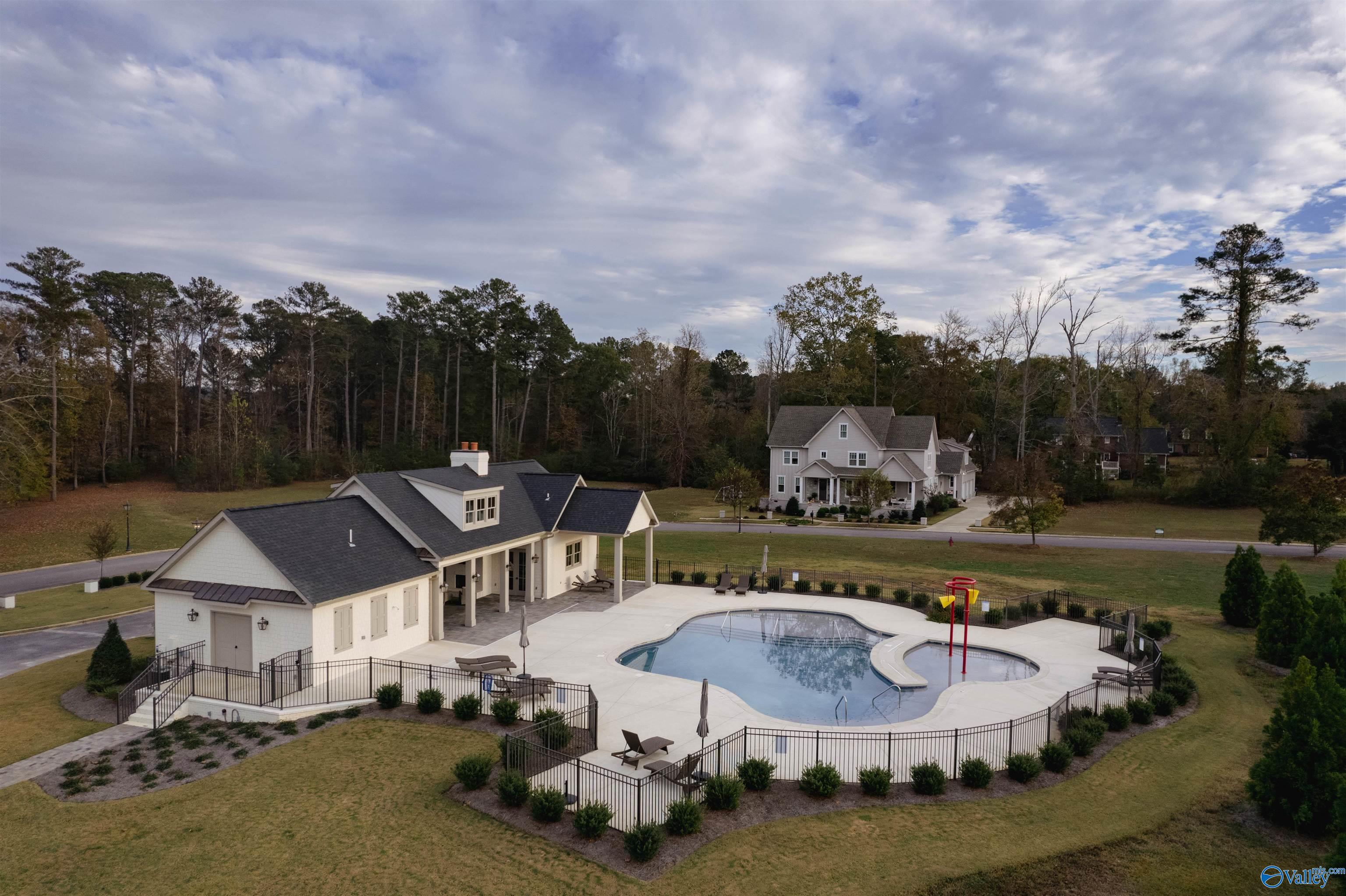 v21 Copper Leaf Walk