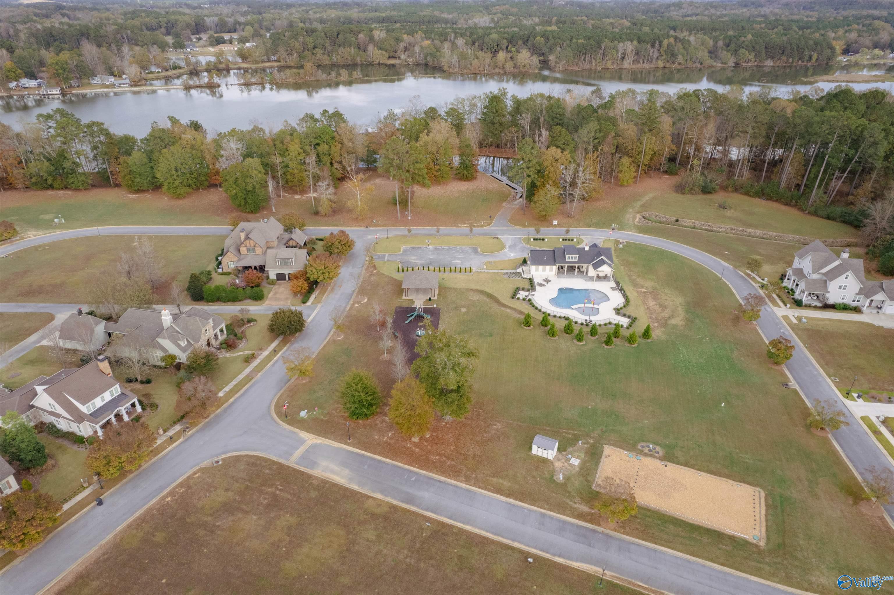 v21 Copper Leaf Walk