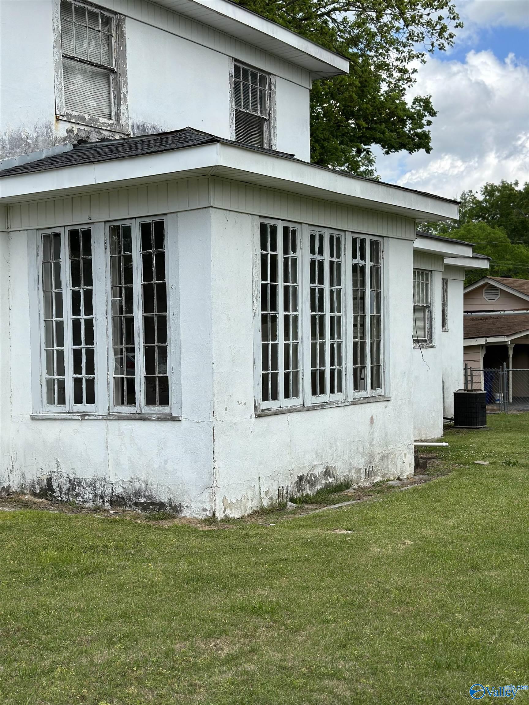 218 NE Hughes Avenue