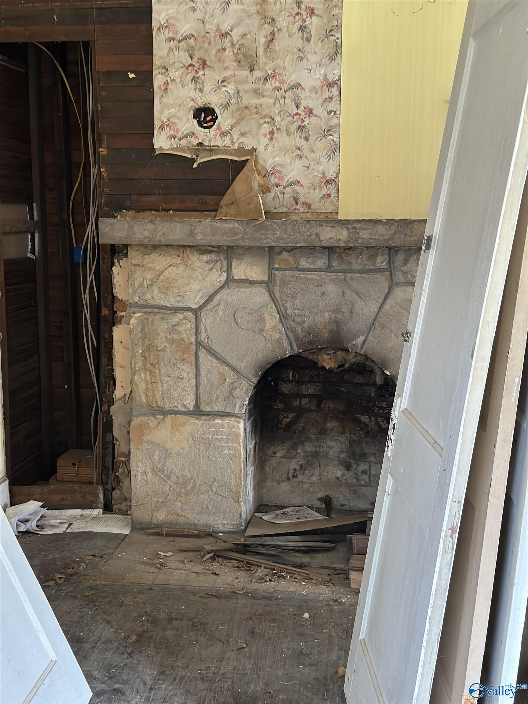 218 NE Hughes Avenue