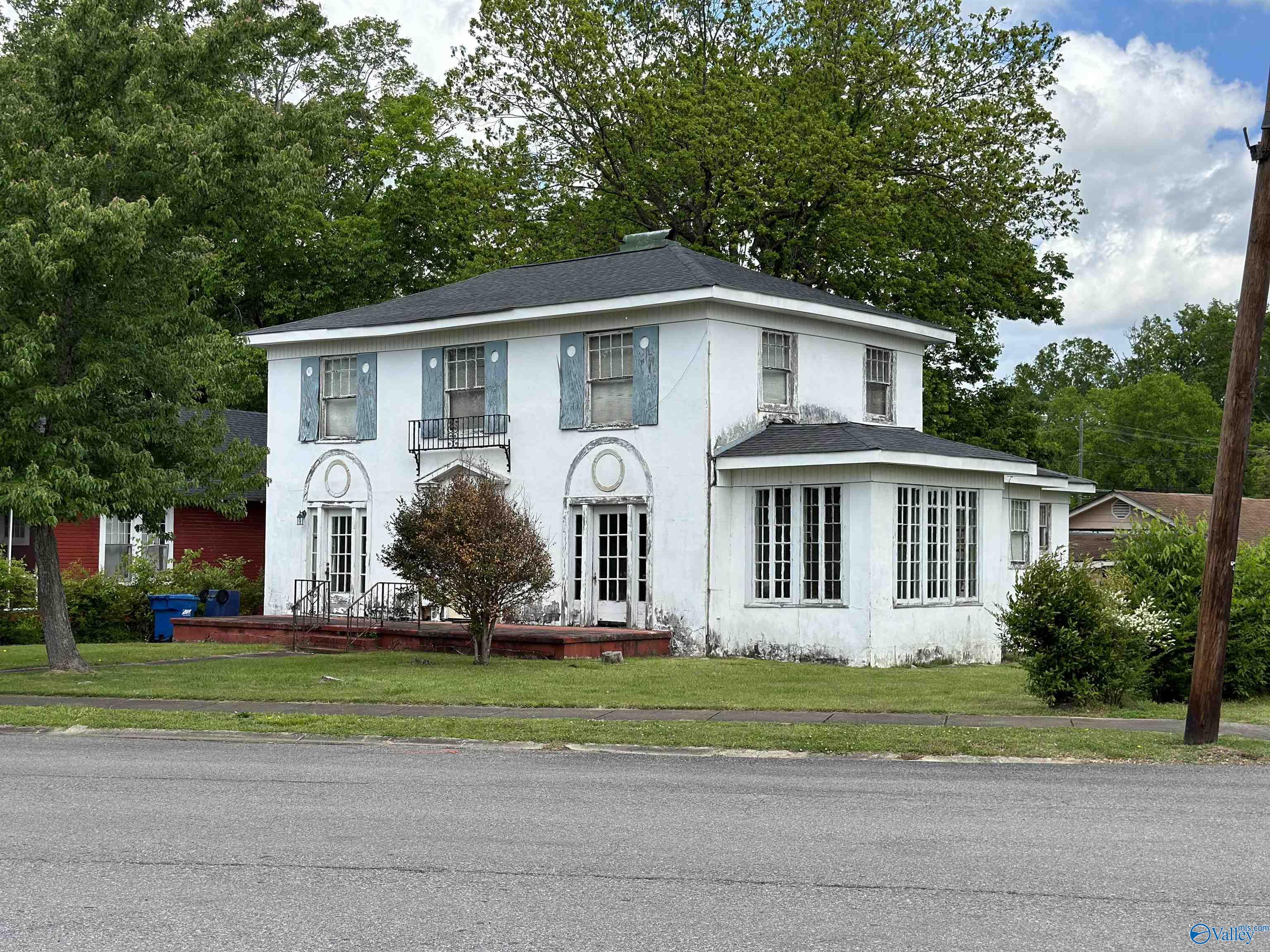 218 NE Hughes Avenue