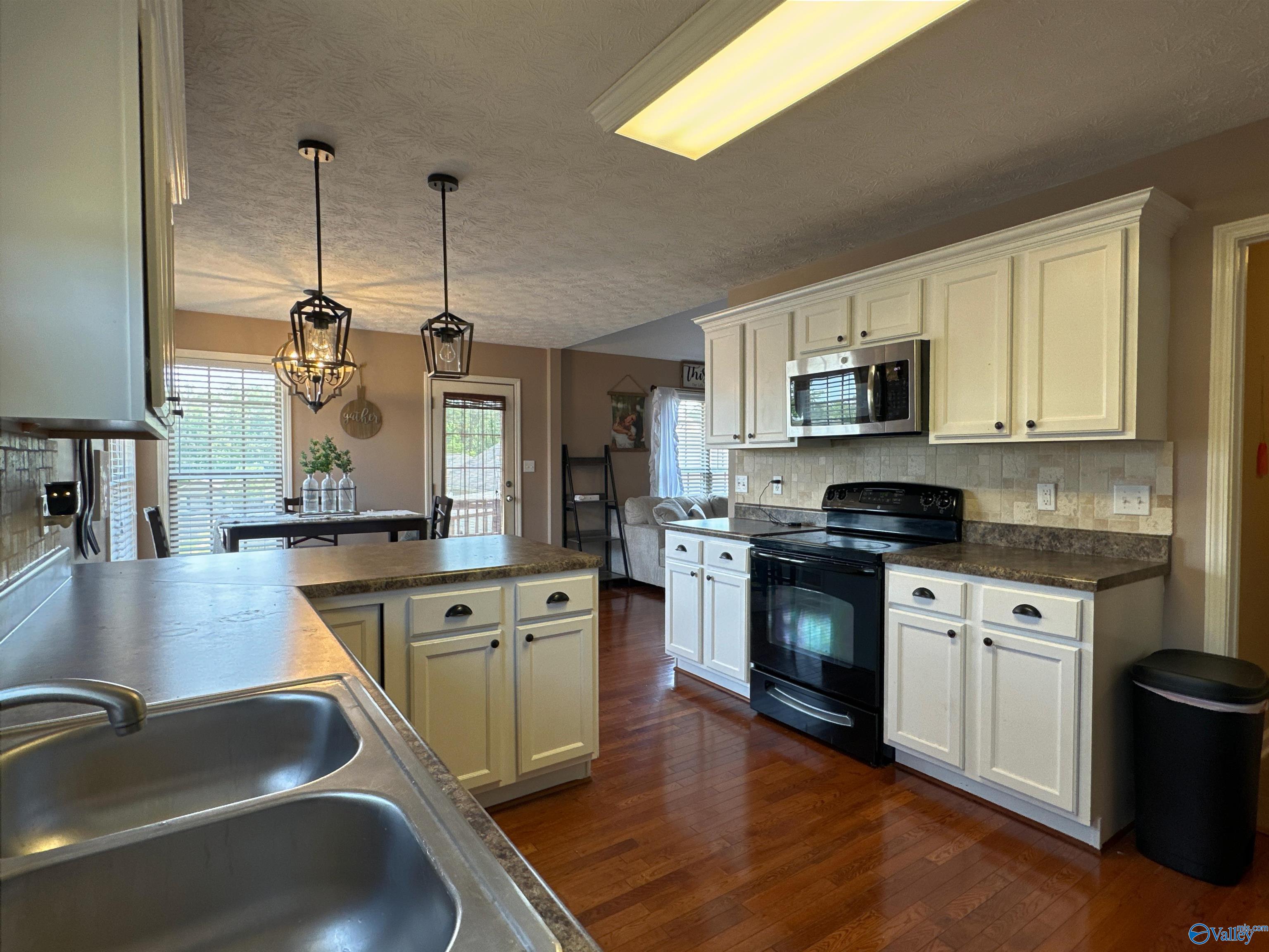 3062 Lakeview Circle