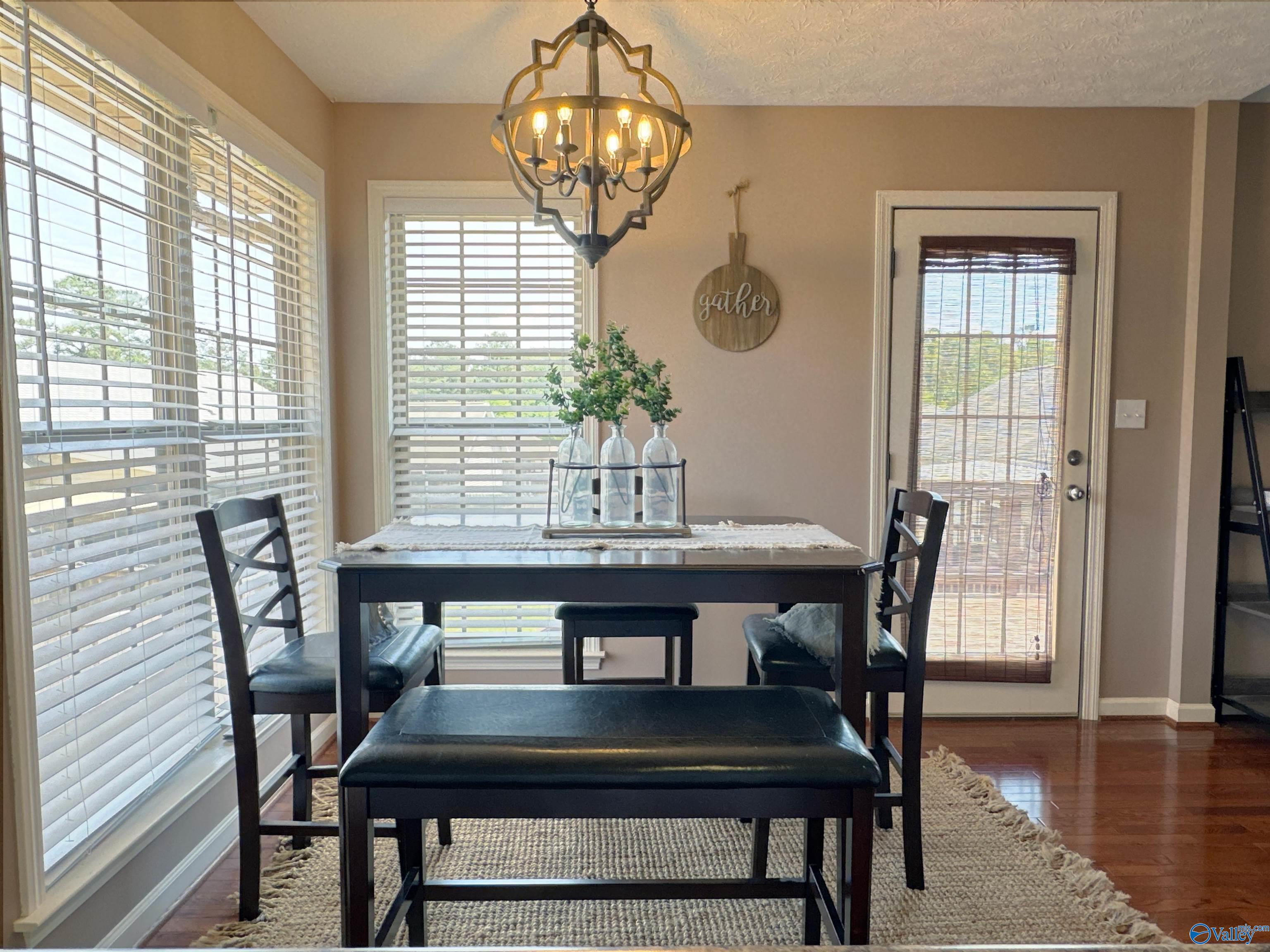 3062 Lakeview Circle