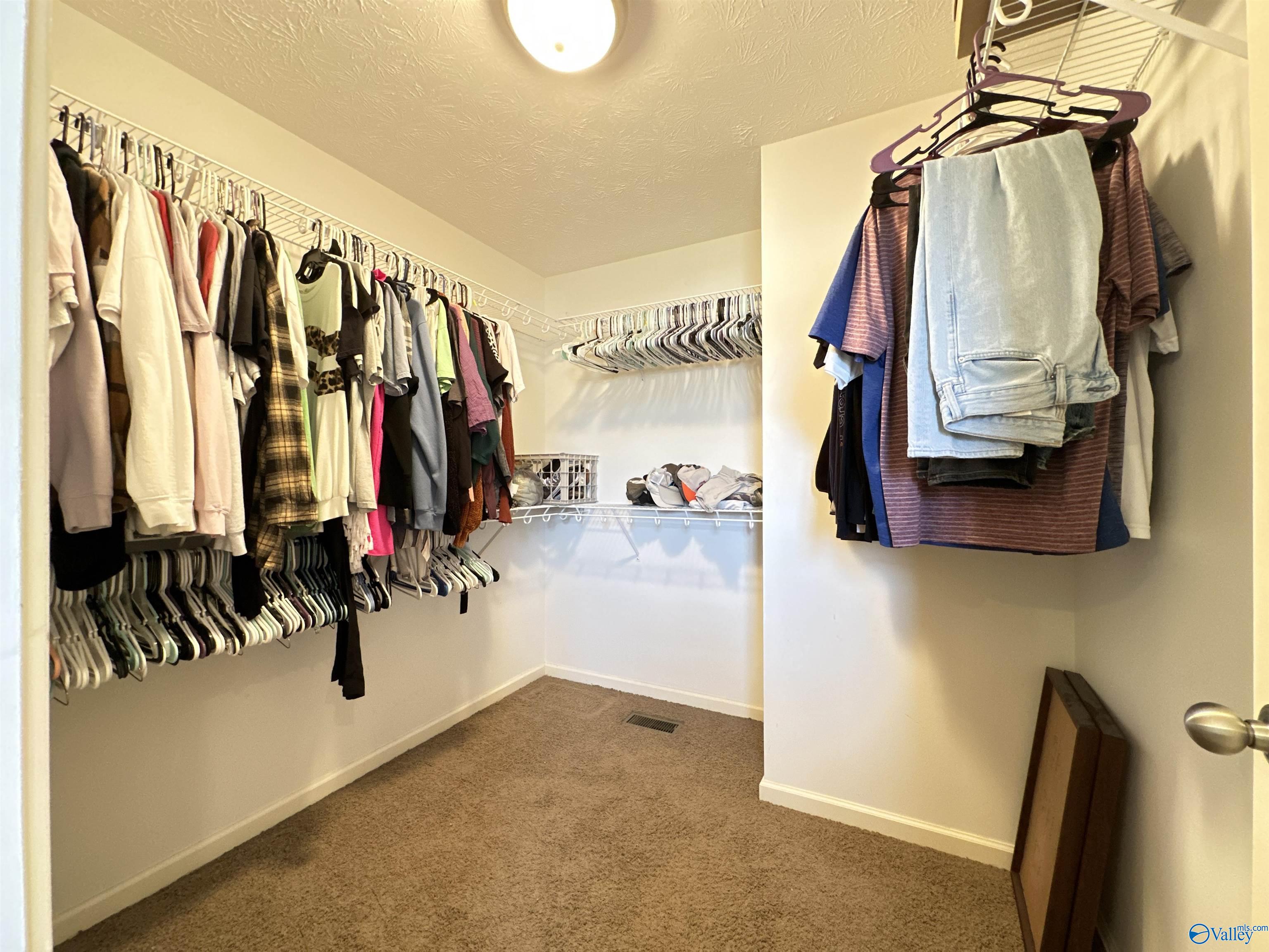 3062 Lakeview Circle