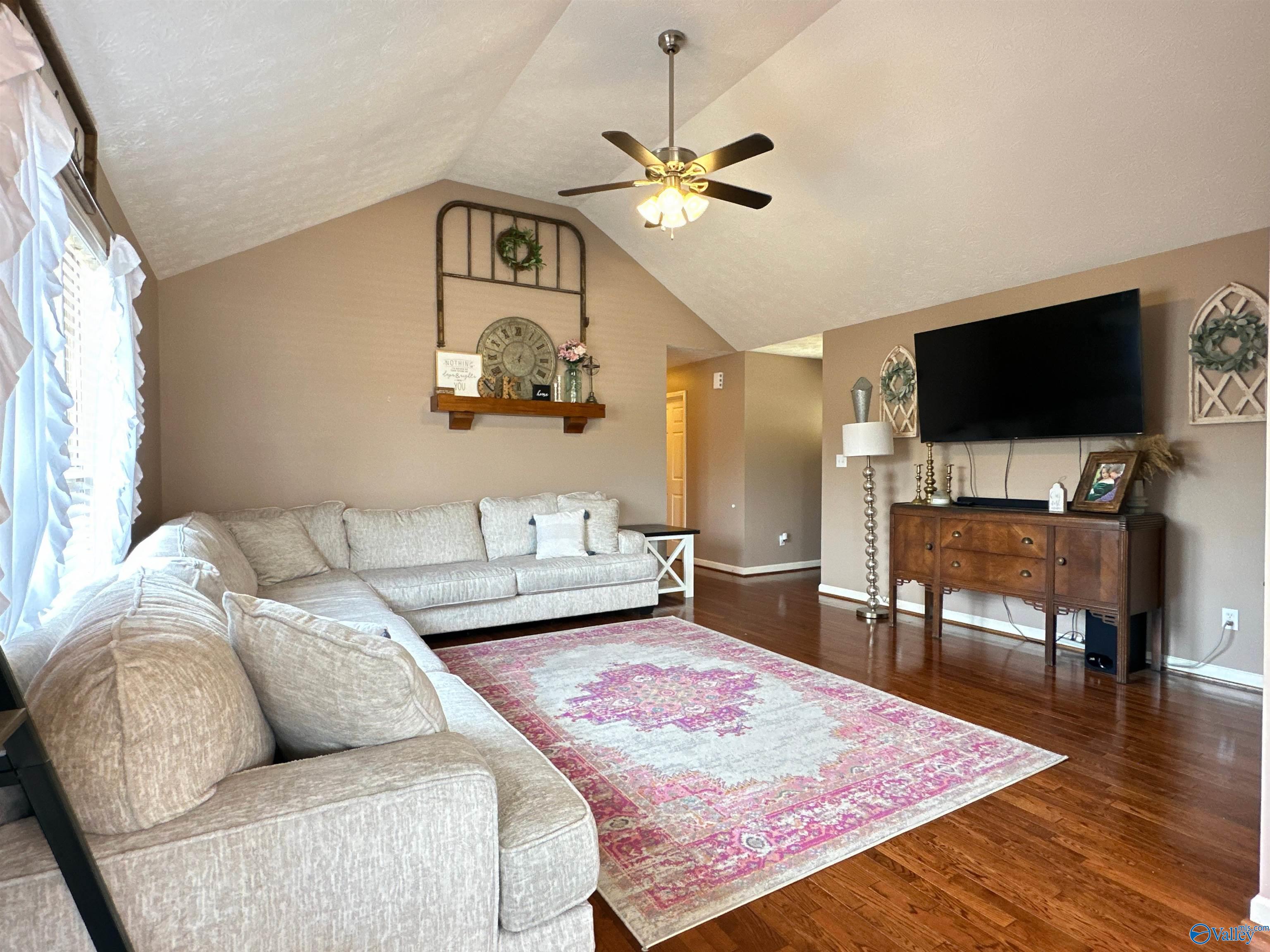 3062 Lakeview Circle