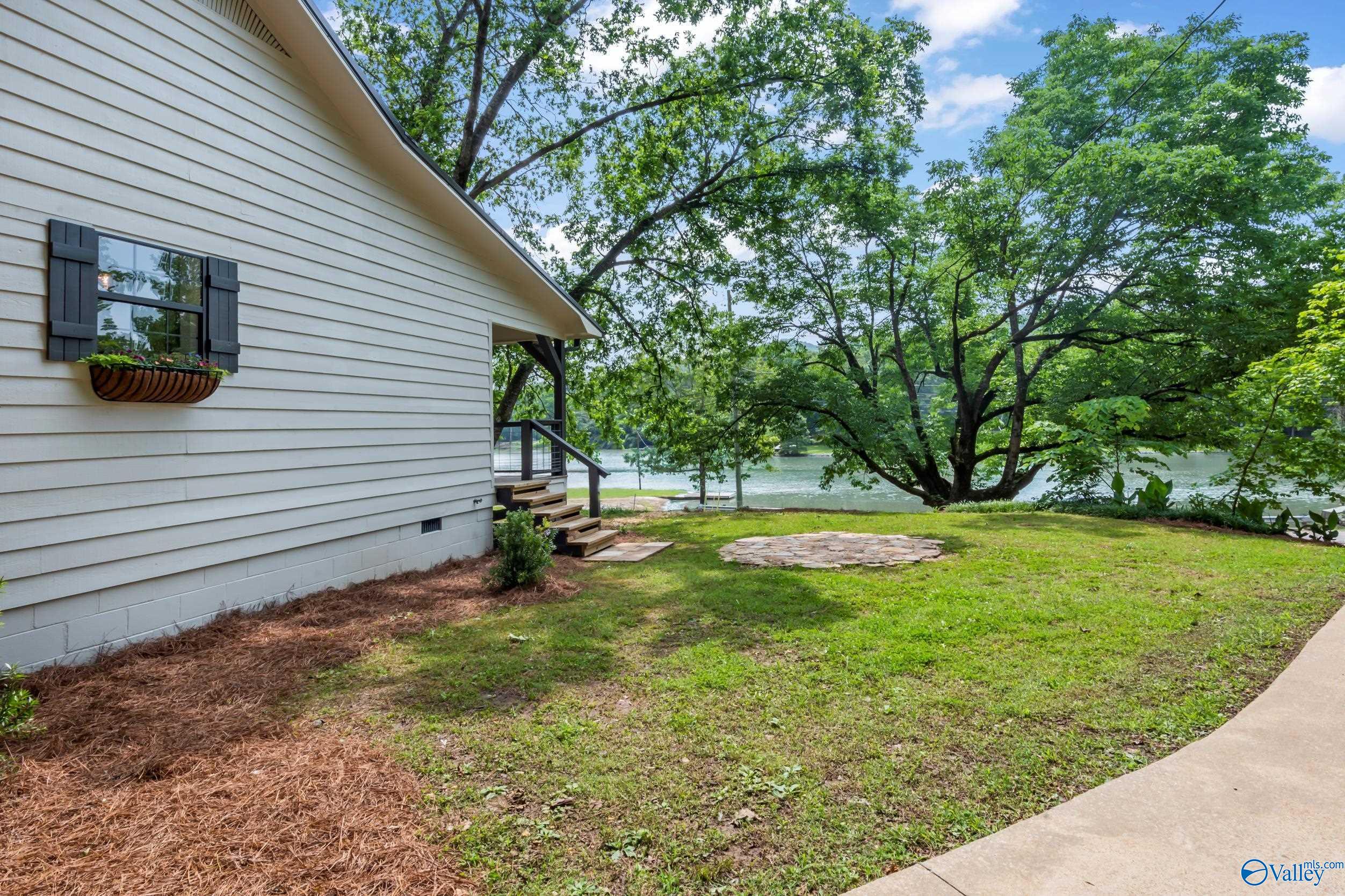 251 Riddles Bend Road