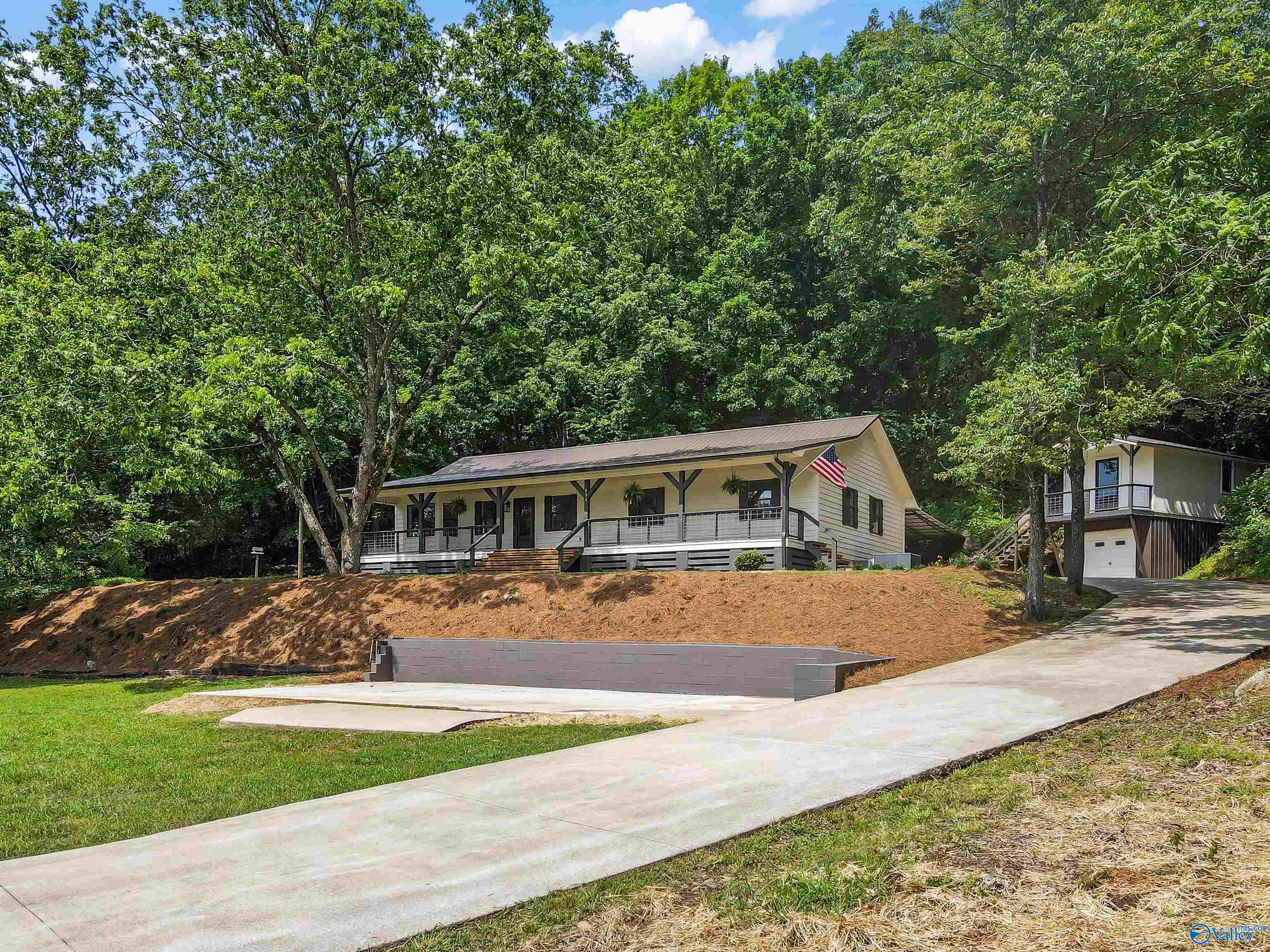 251 Riddles Bend Road