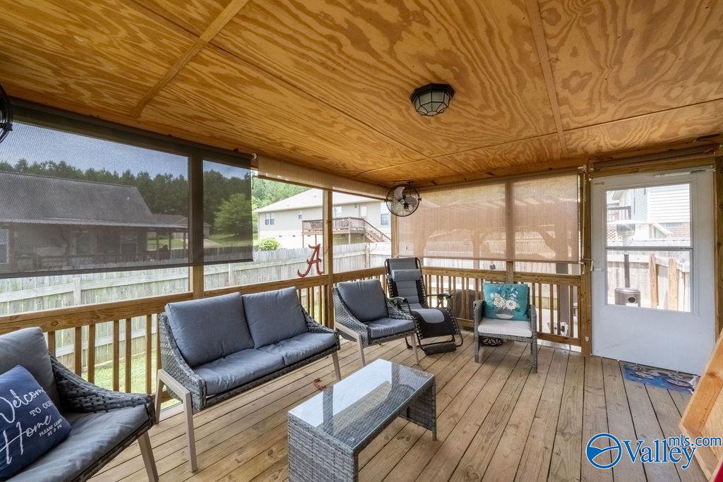 3071 Lakeview Circle