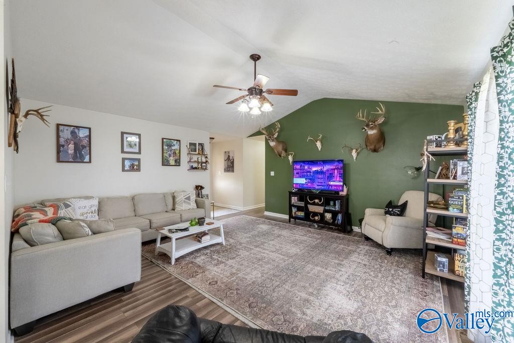 3071 Lakeview Circle