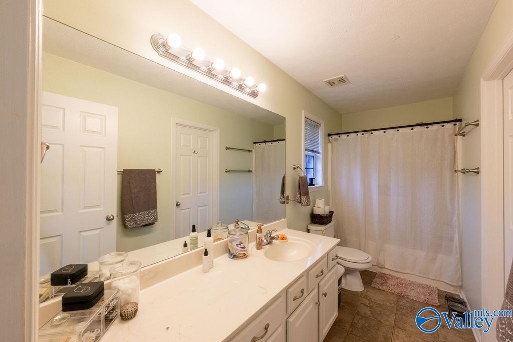 3071 Lakeview Circle