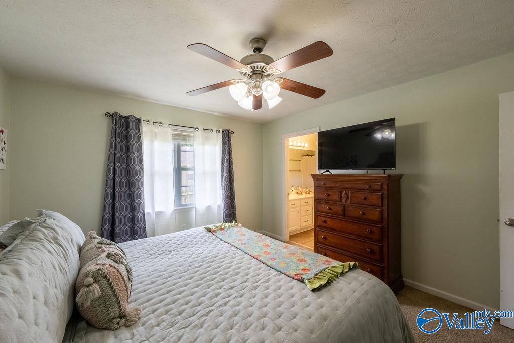 3071 Lakeview Circle