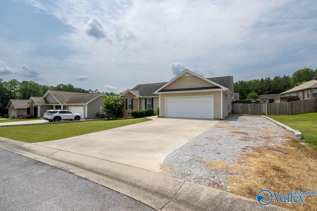 3071 Lakeview Circle