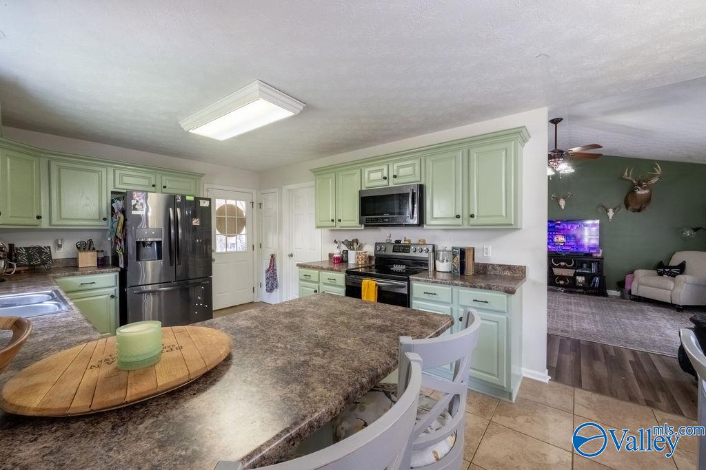 3071 Lakeview Circle