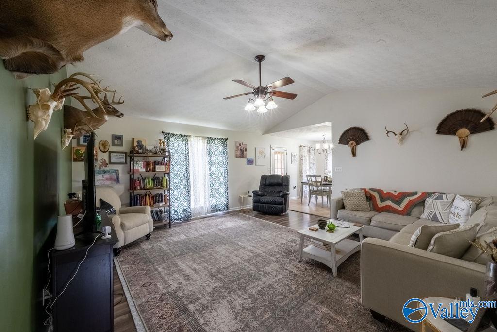 3071 Lakeview Circle