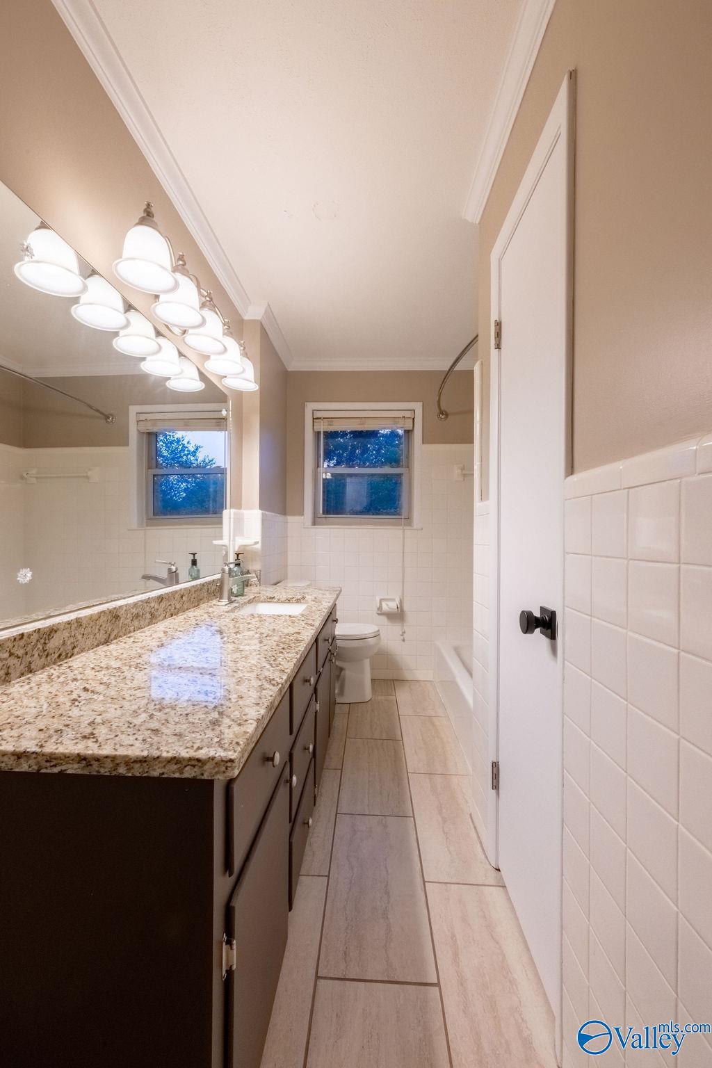 2742 Langdale Street