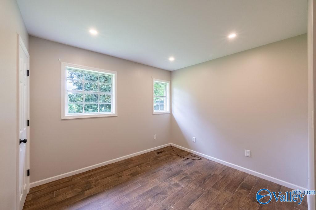 4020 Southpoint Circle N