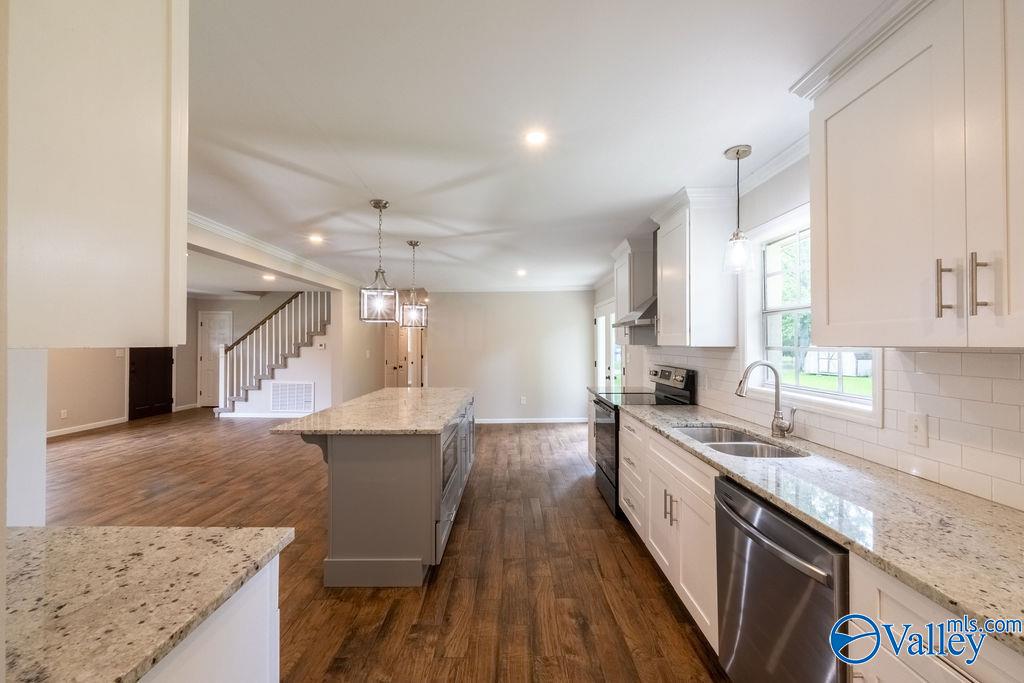 4020 Southpoint Circle N