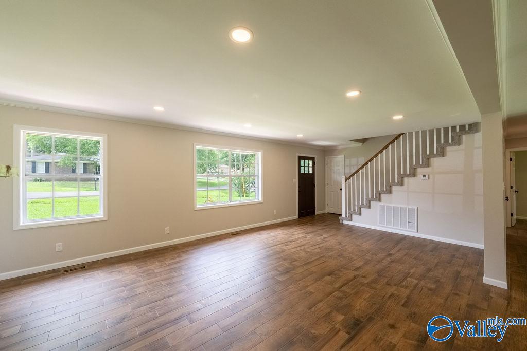 4020 Southpoint Circle N