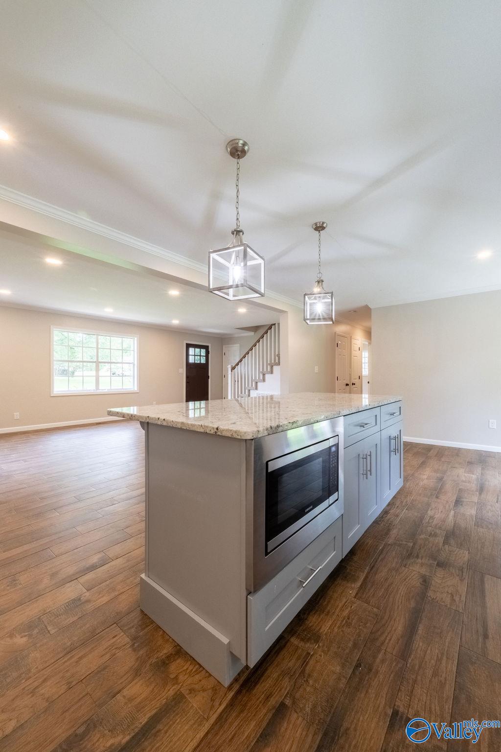 4020 Southpoint Circle N