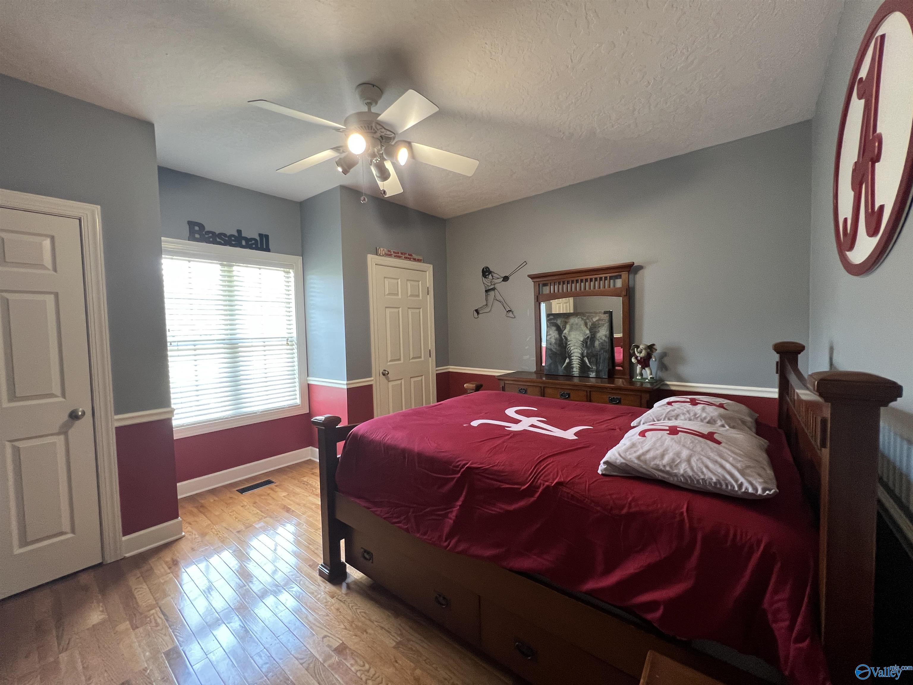 2801 Mountain View Drive