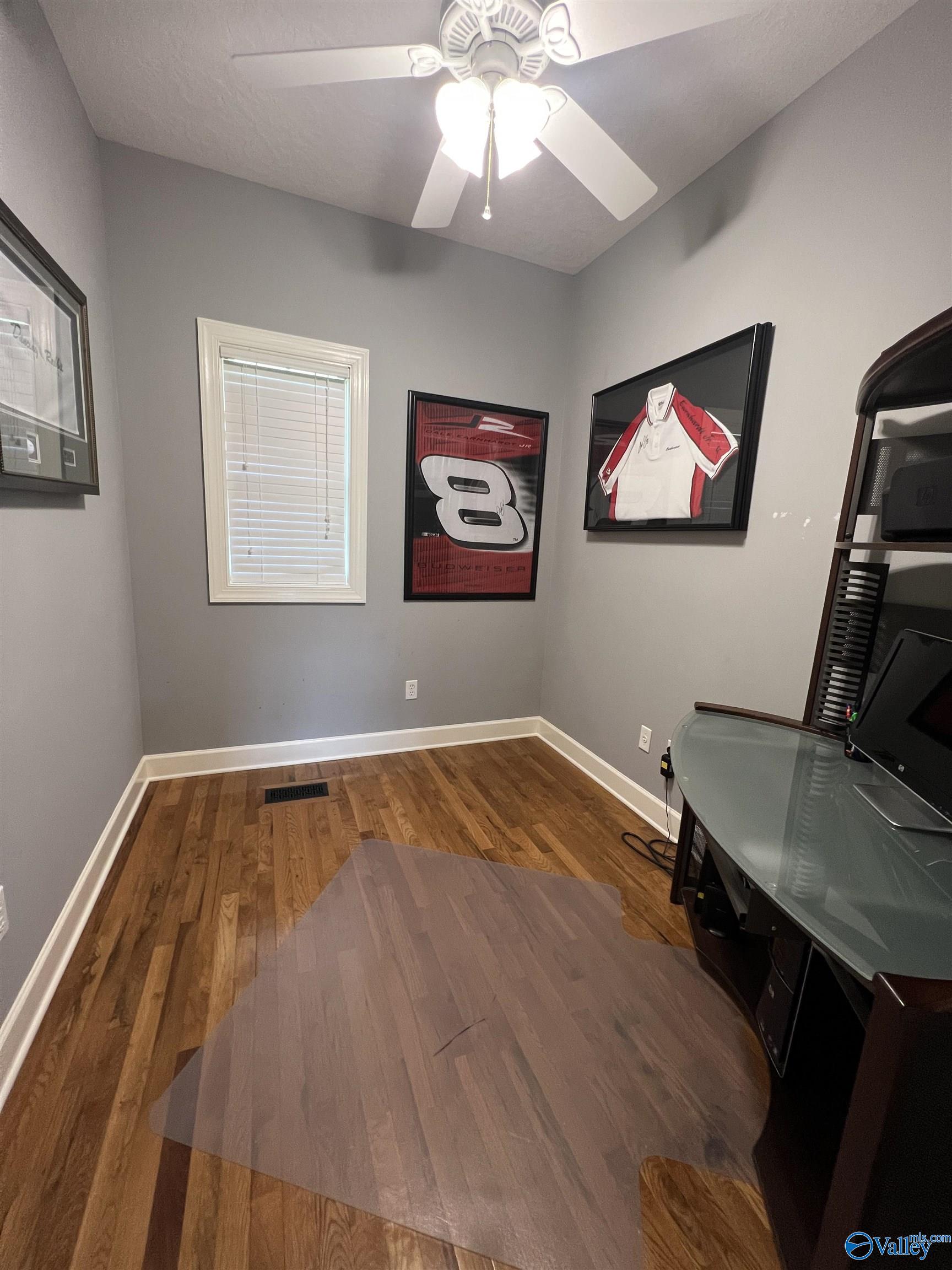 2801 Mountain View Drive