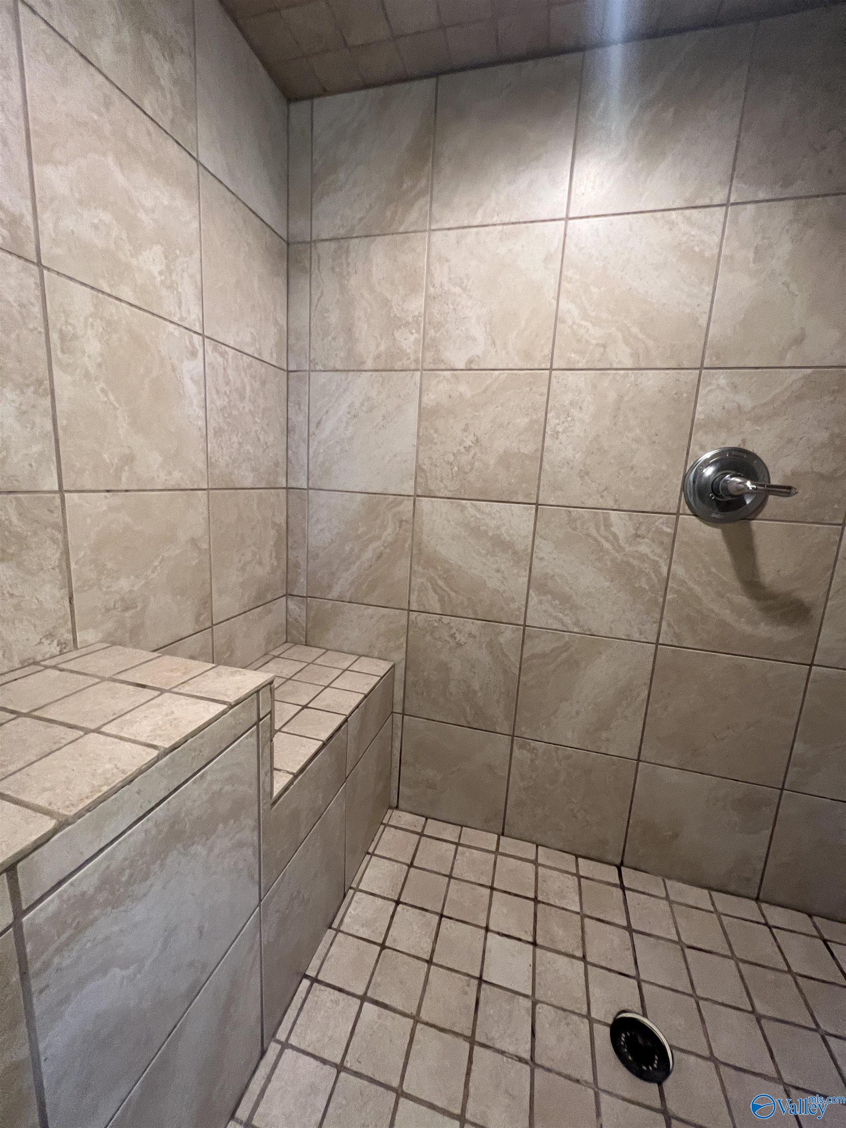 2801 Mountain View Drive