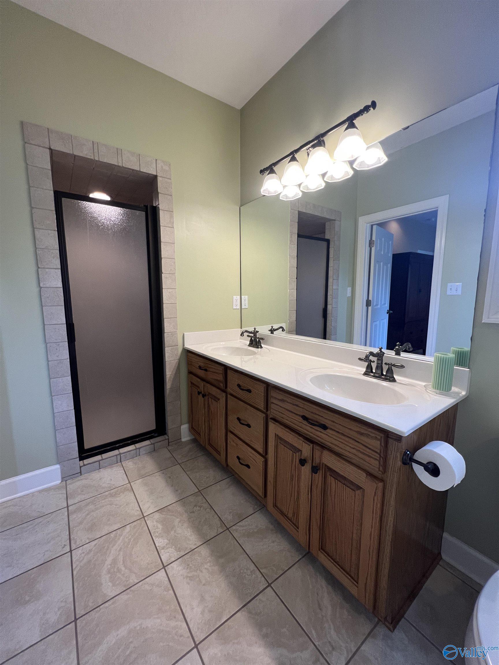 2801 Mountain View Drive