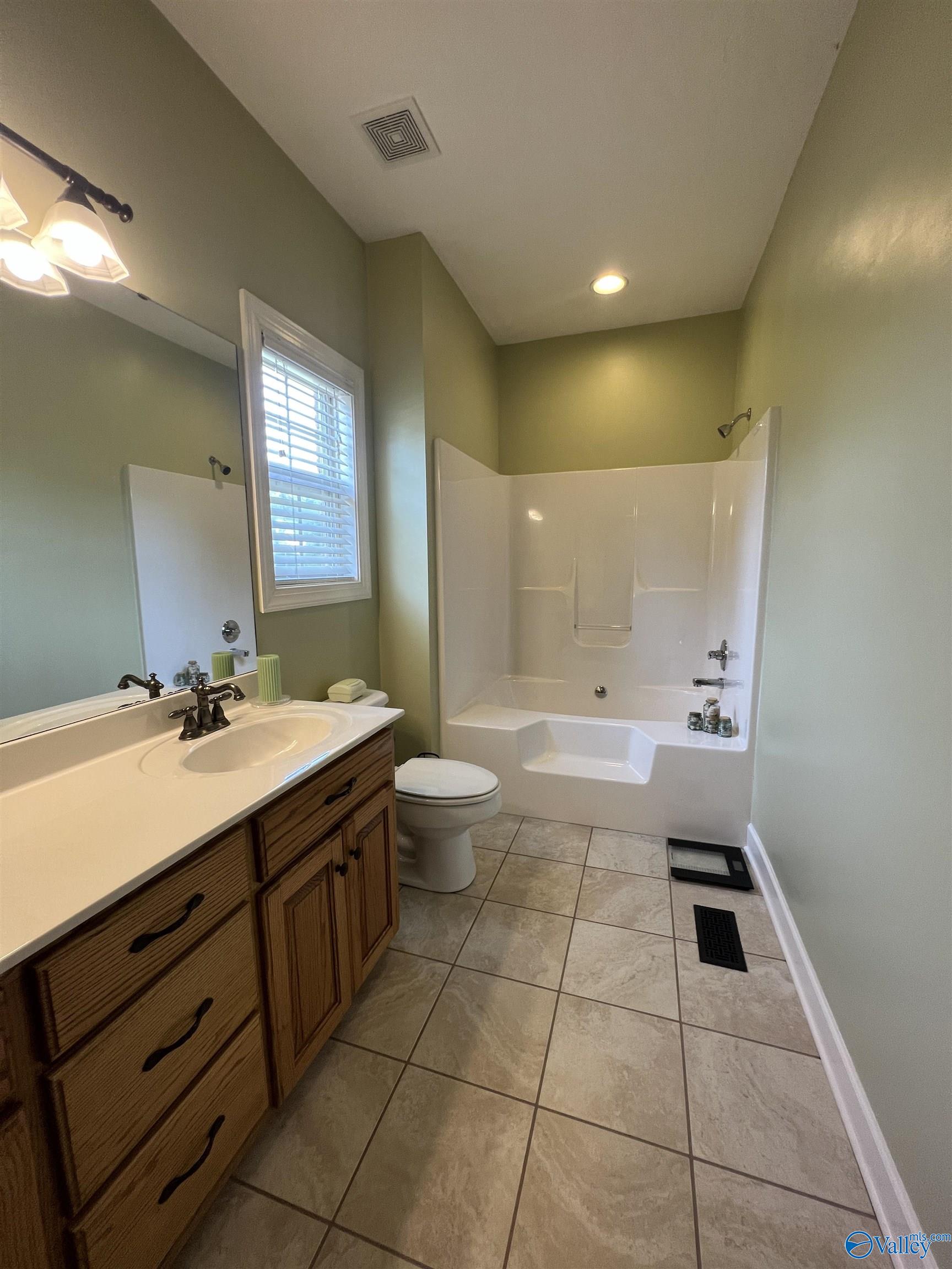 2801 Mountain View Drive