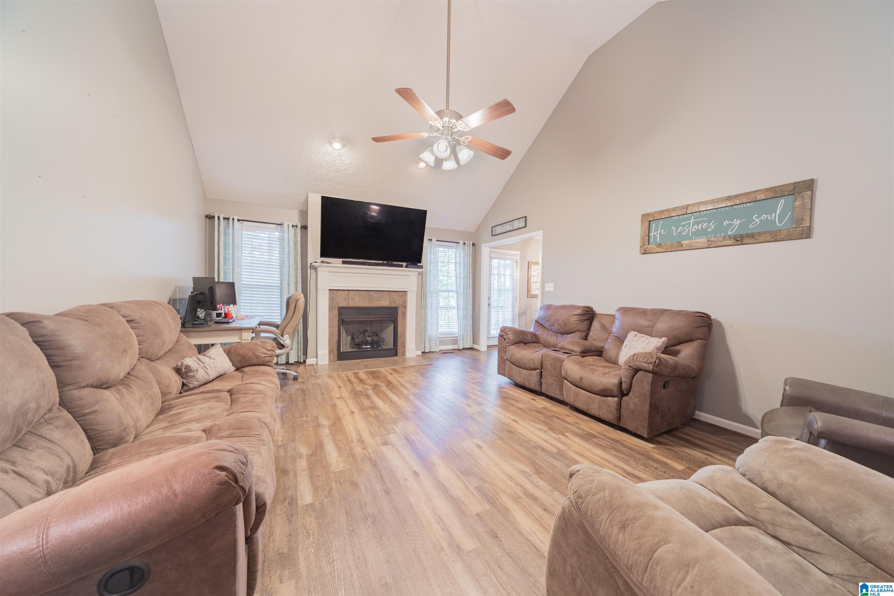2950 PLYMOUTH ROCK TRAIL S