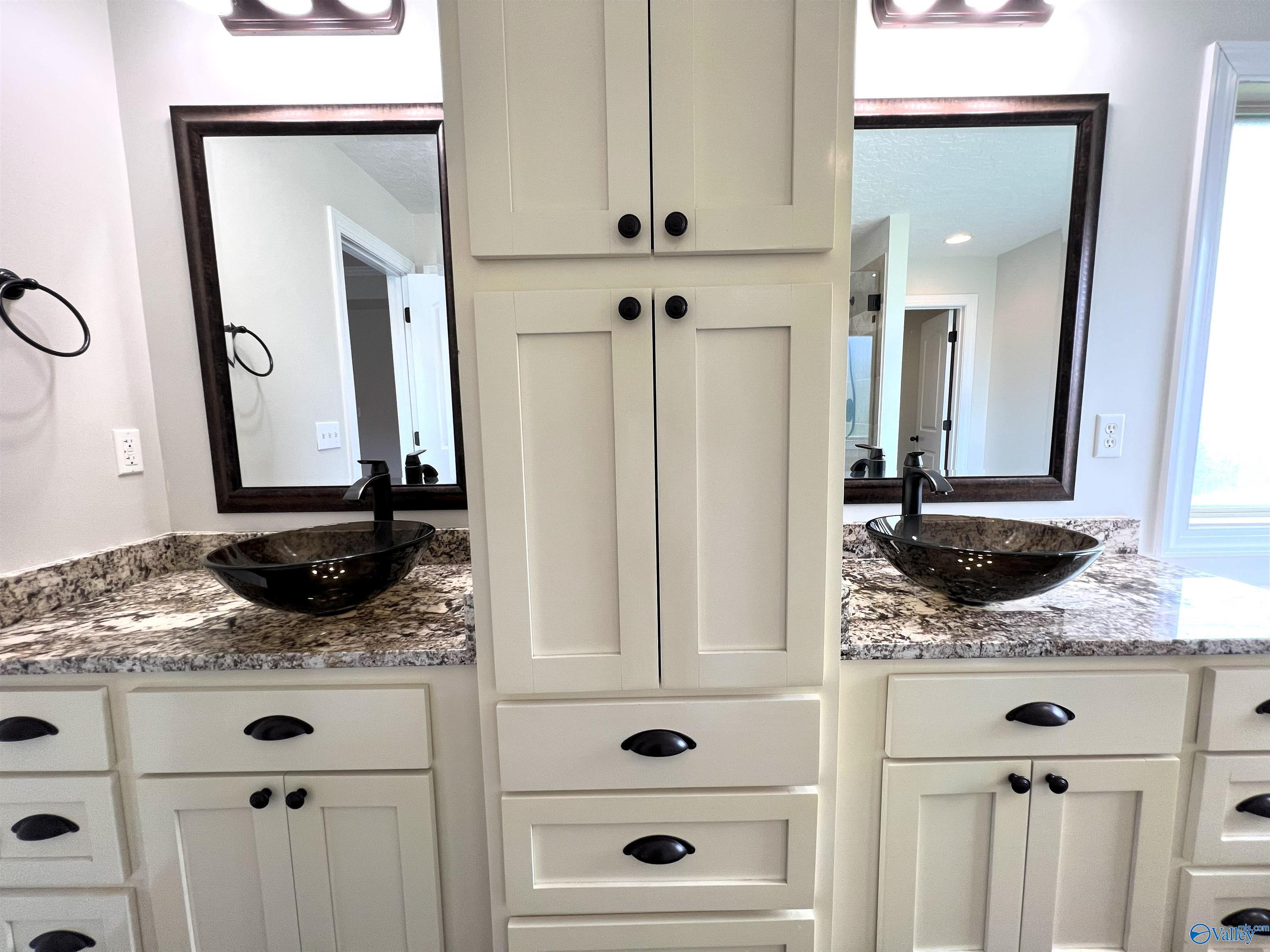 435 Creekside Circle