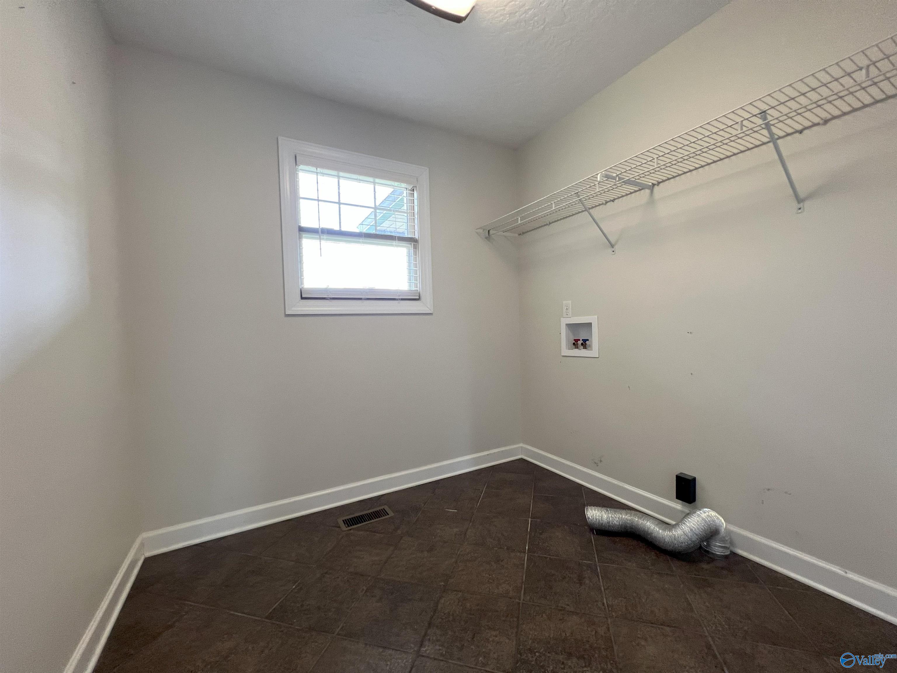 435 Creekside Circle