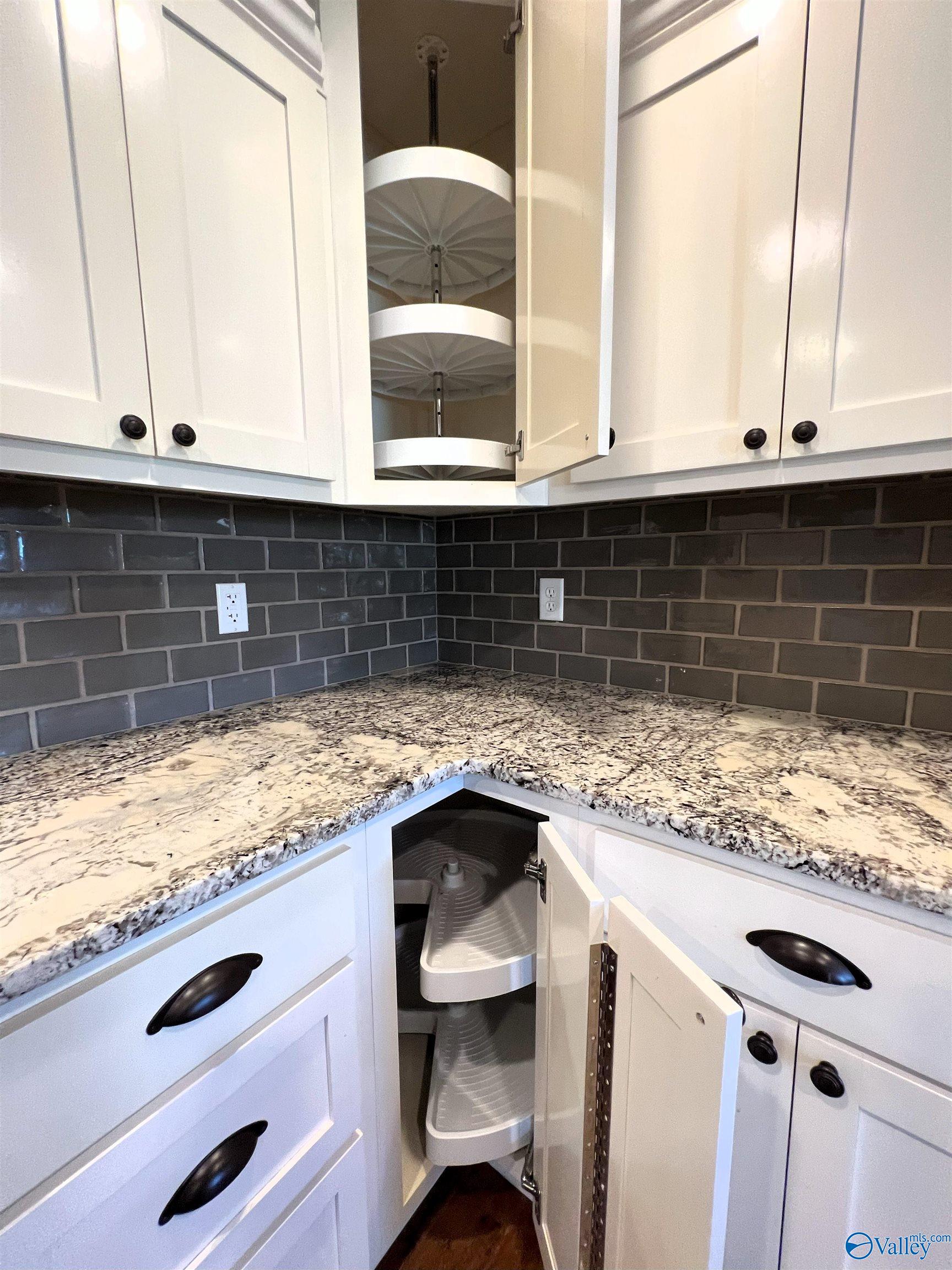 435 Creekside Circle